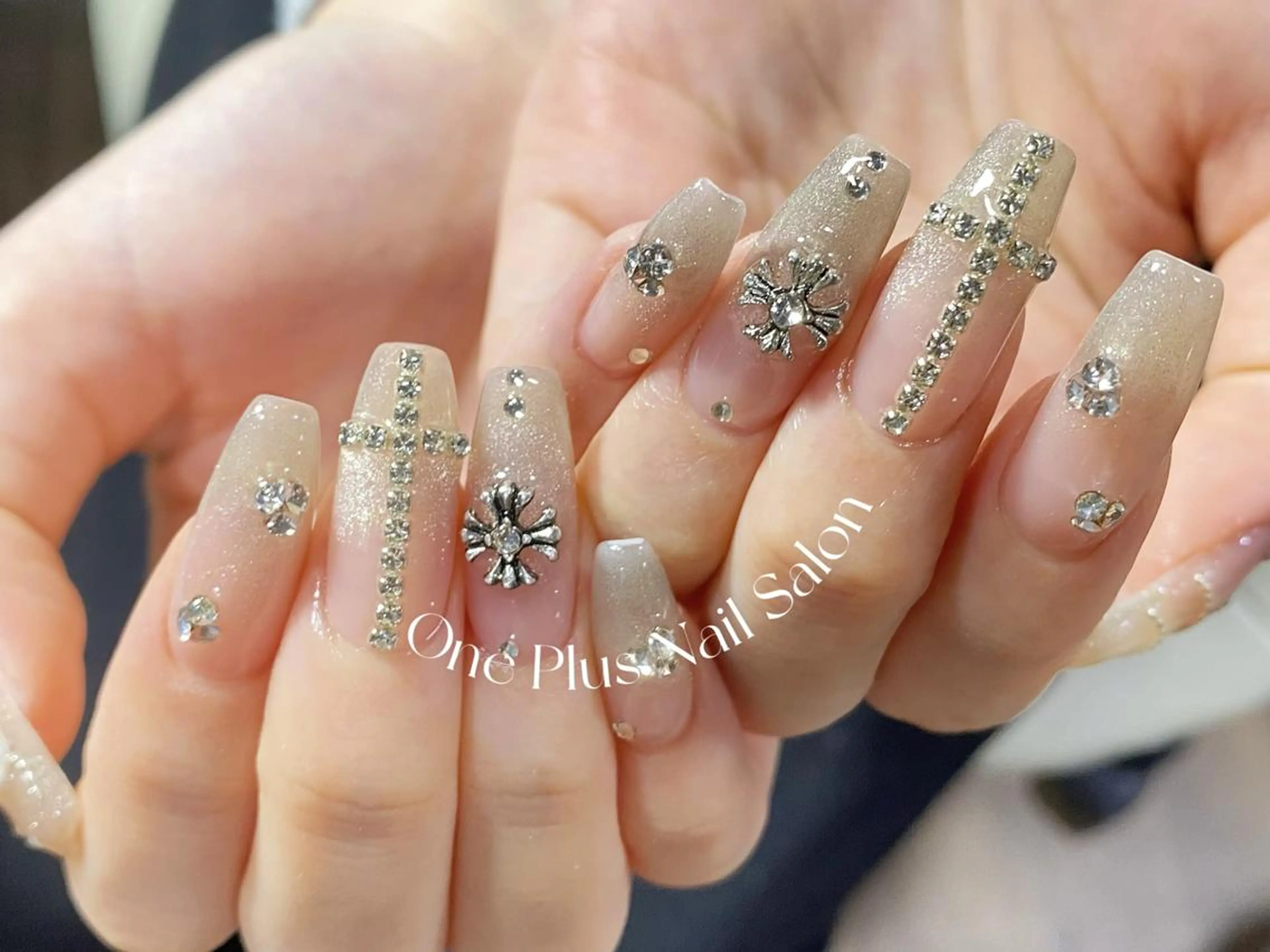 ネイル ハンドネイル One Plus キキのネイルデザイン