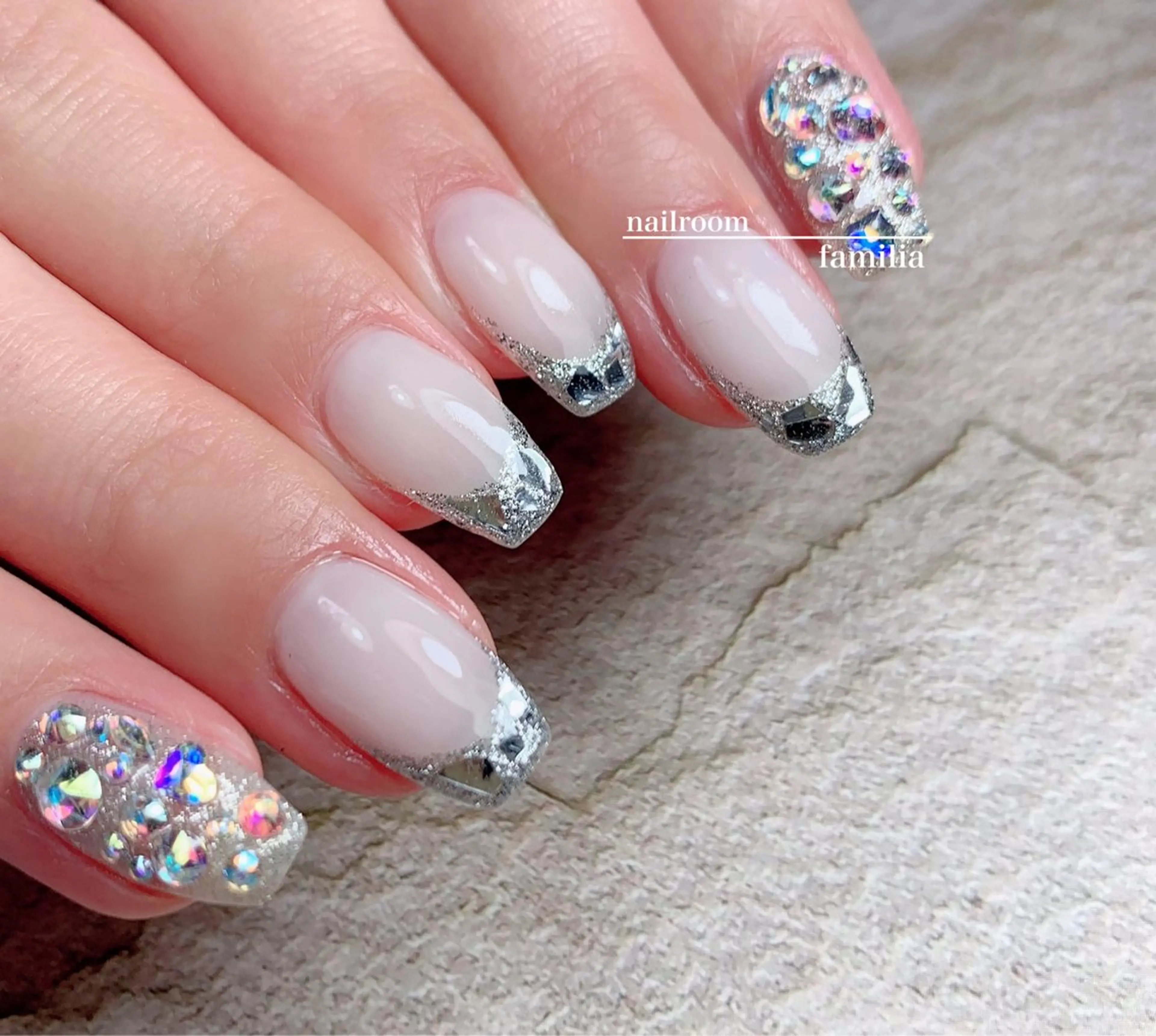 ネイル フレンチネイル ガラスフレンチ -nailroom- familiaのネイルデザイン