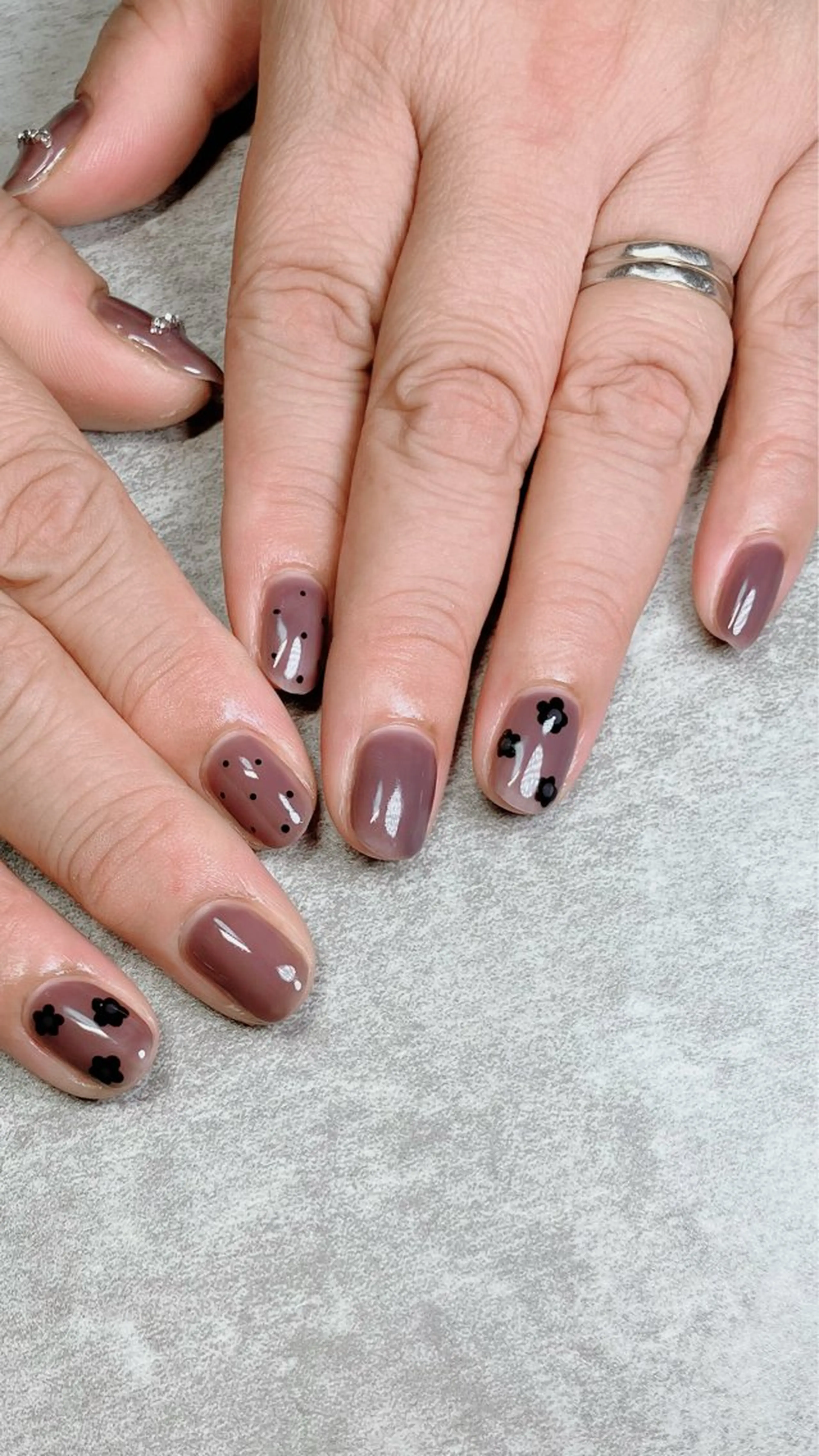 ネイル ハンドネイル ハンドケア haleyume所属・shino🌟 痛ネイルのネイルデザイン