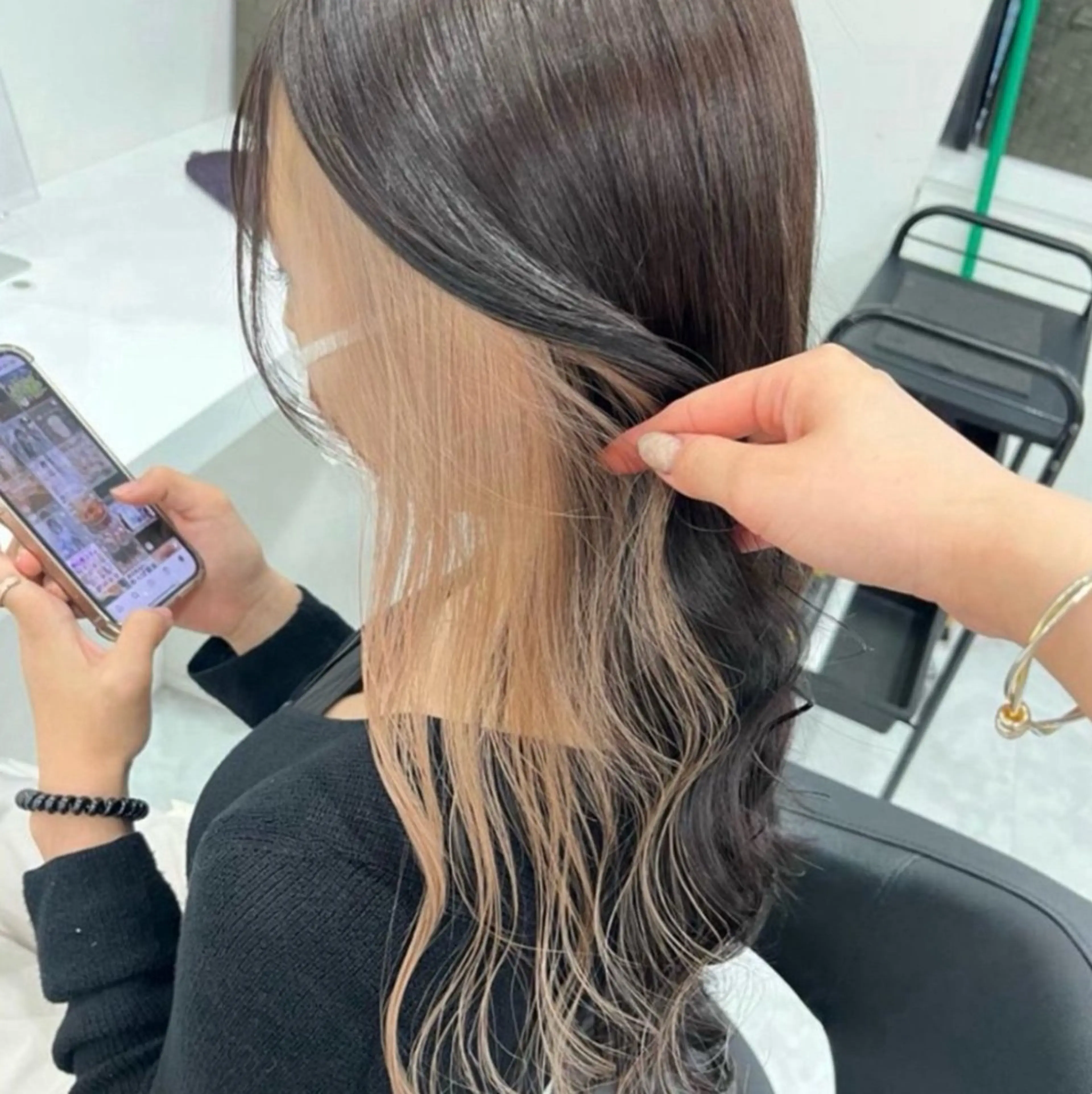 ロング カラー 🫧うる艶トレンド 🫧透明感カラーのヘアスタイル