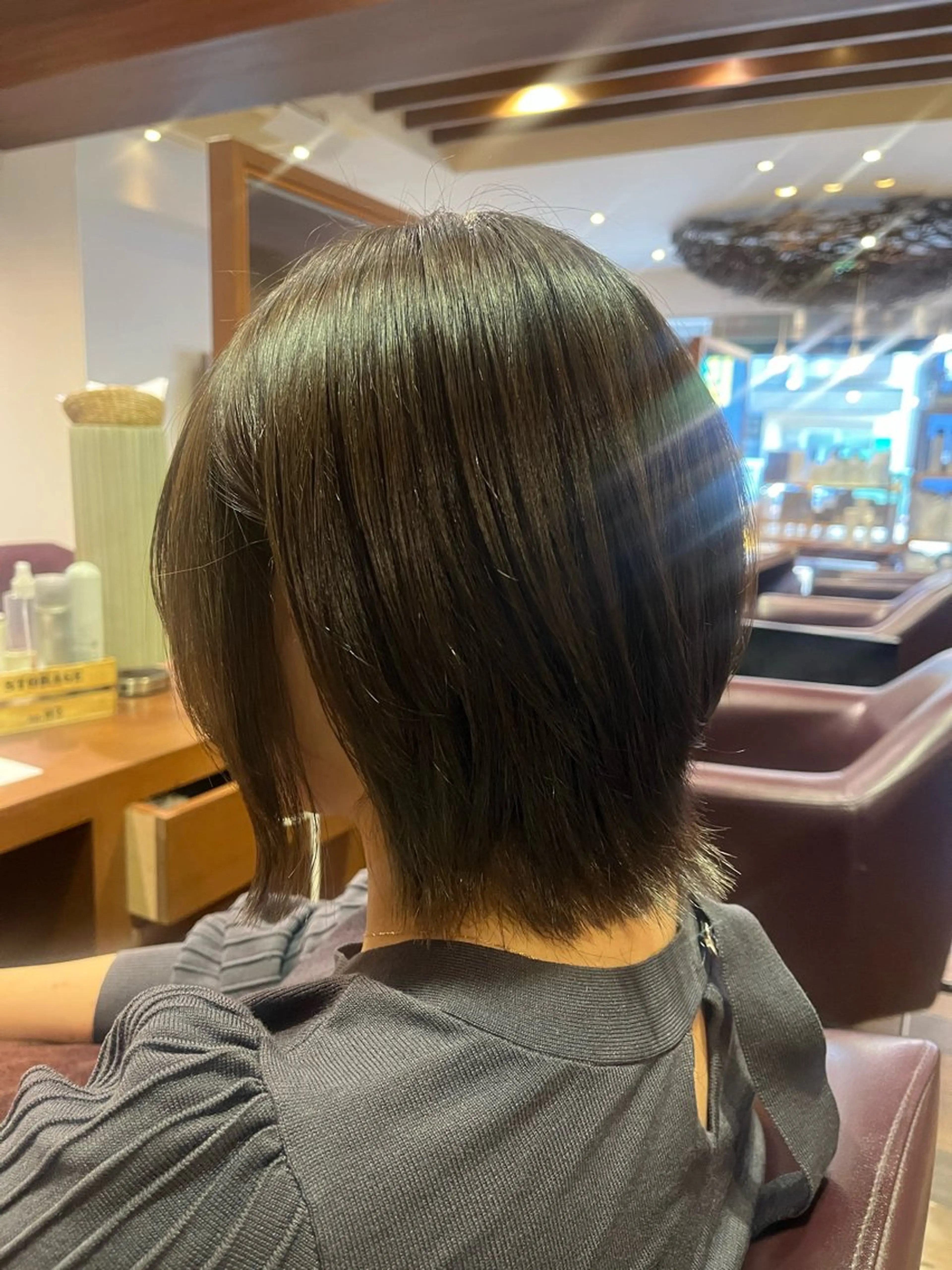 ミディアム カラー カット ヘアカラー トリートメント よしだ しおりのヘアスタイル