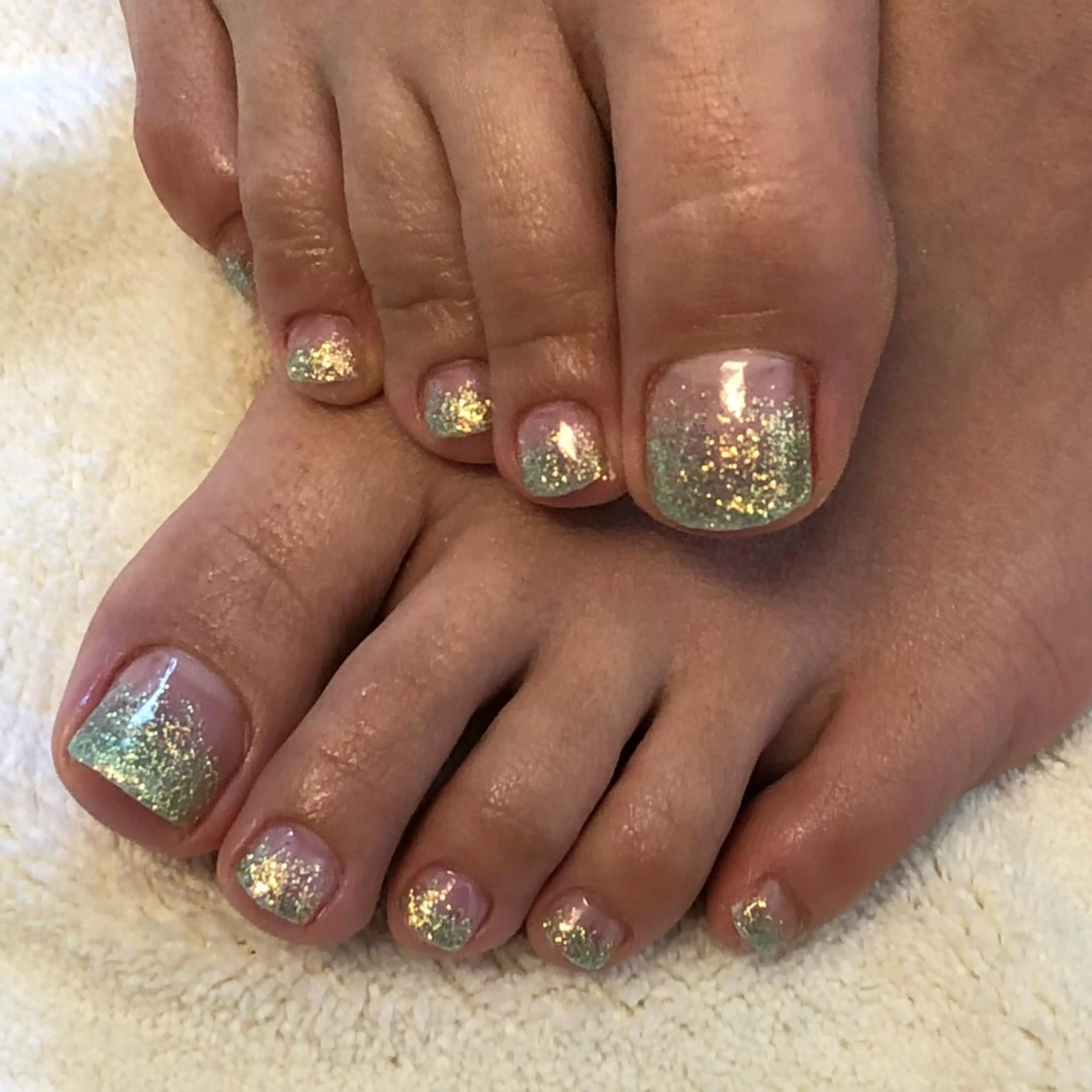 ネイル フットネイル グラデーション ラメ(グリッター) ラメグラデーション KIREIE NAILSのネイルデザイン