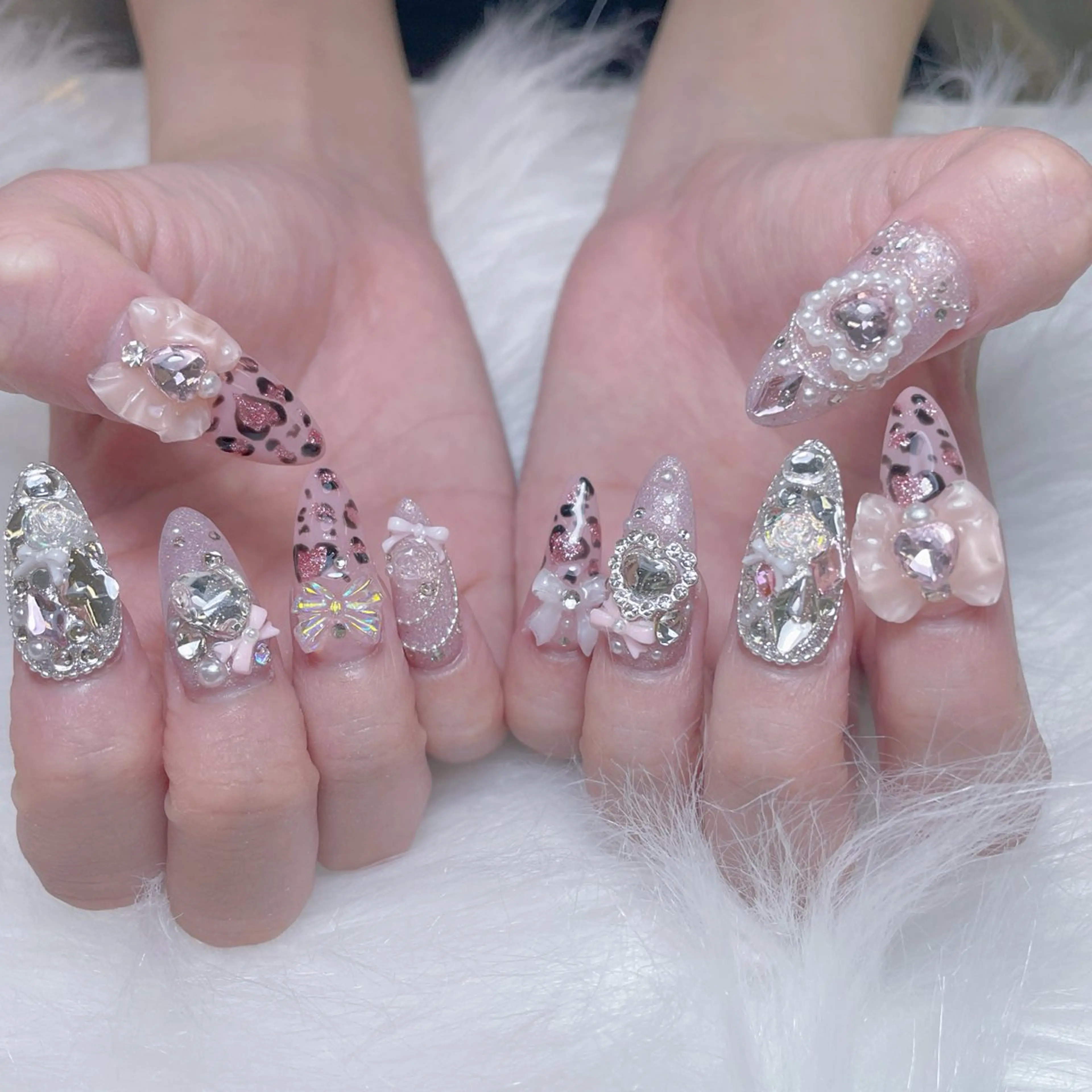 ネイル チークネイル クリアネイル ガーリー ハート キラキラネイル ハンドネイル NailPrincess所属・princess スカルプ専門店のネイルデザイン