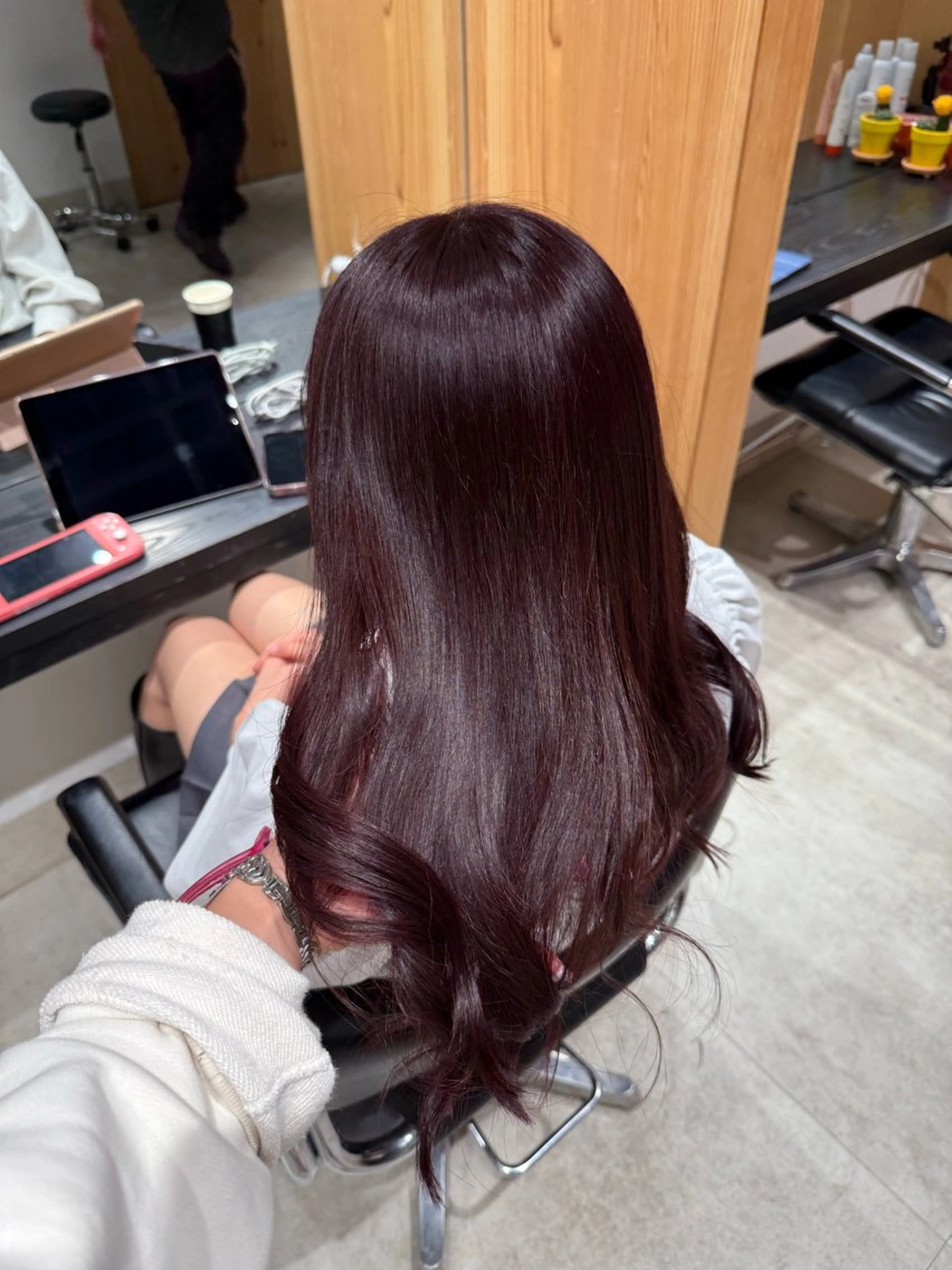 セミロング 艶髪 RYOSEIのヘアスタイル