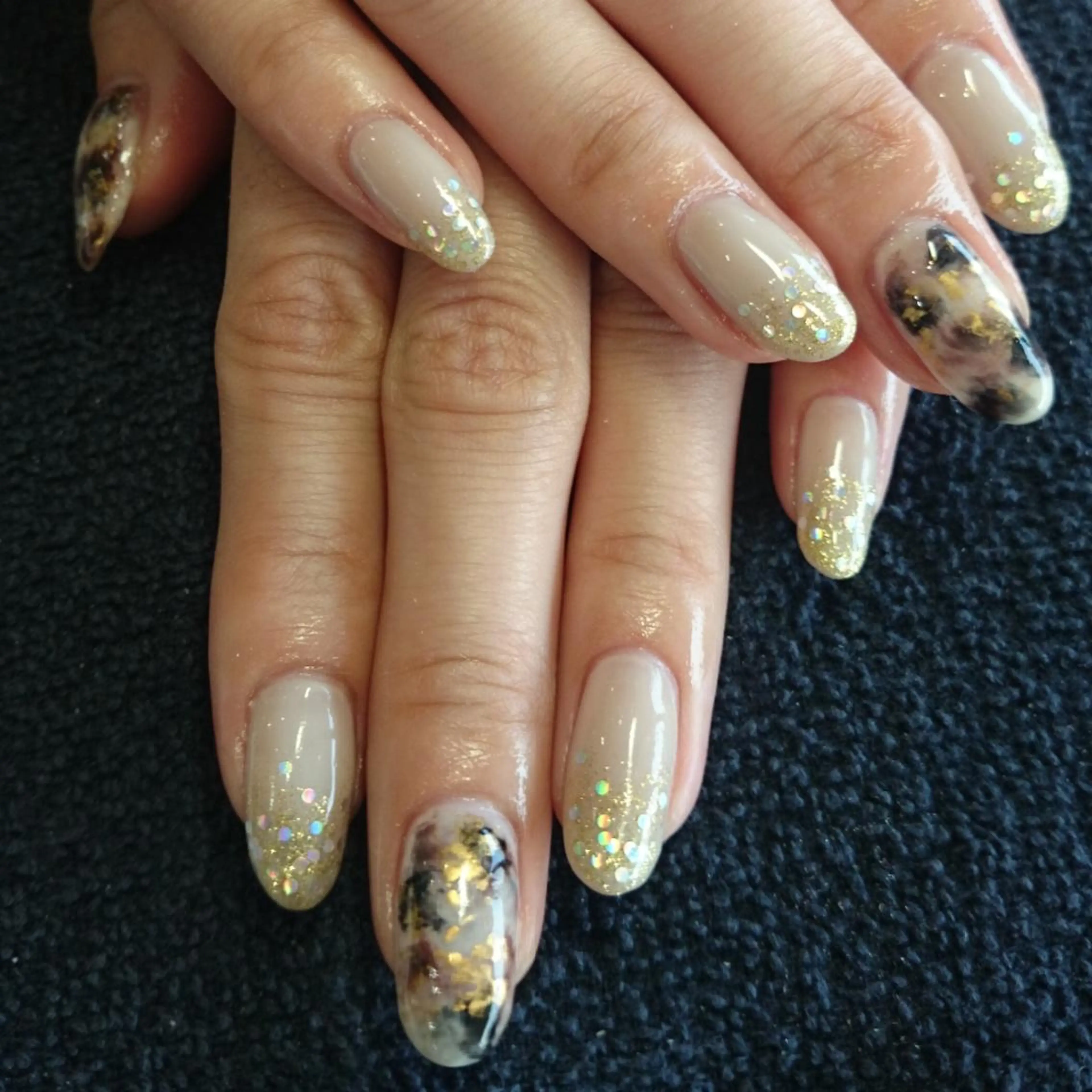 ネイル ブラウン ラメ(グリッター) ニュアンスネイル Lupinus所属・Lupinus ルピナスのネイルデザイン