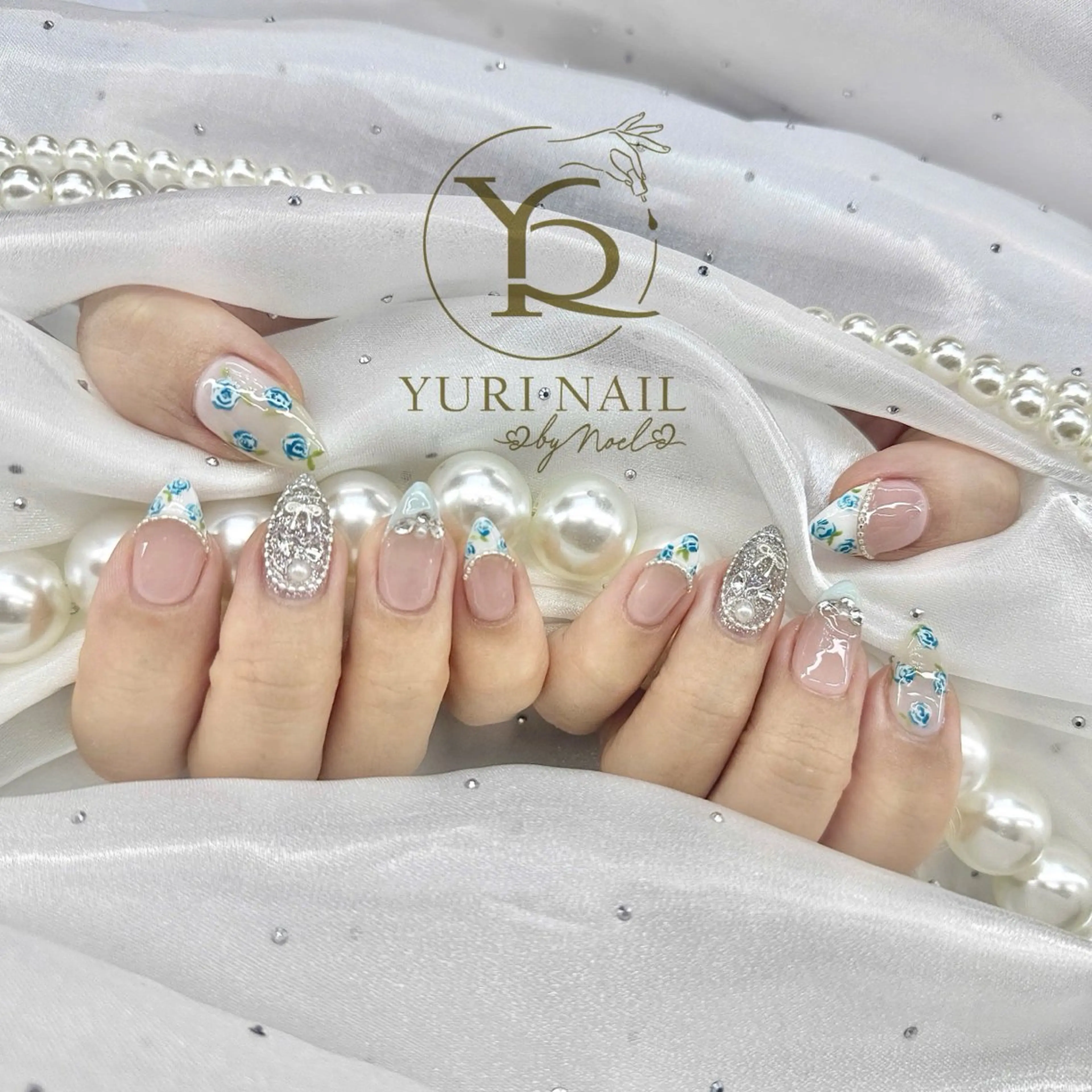 ネイル オーロラネイル ブルー チークネイル フレンチネイル グラデーション ハンドネイル フットネイル ハンドケア YURI Nail Salon Funabashi所属・YURI Nail Funabashiのネイルデザイン