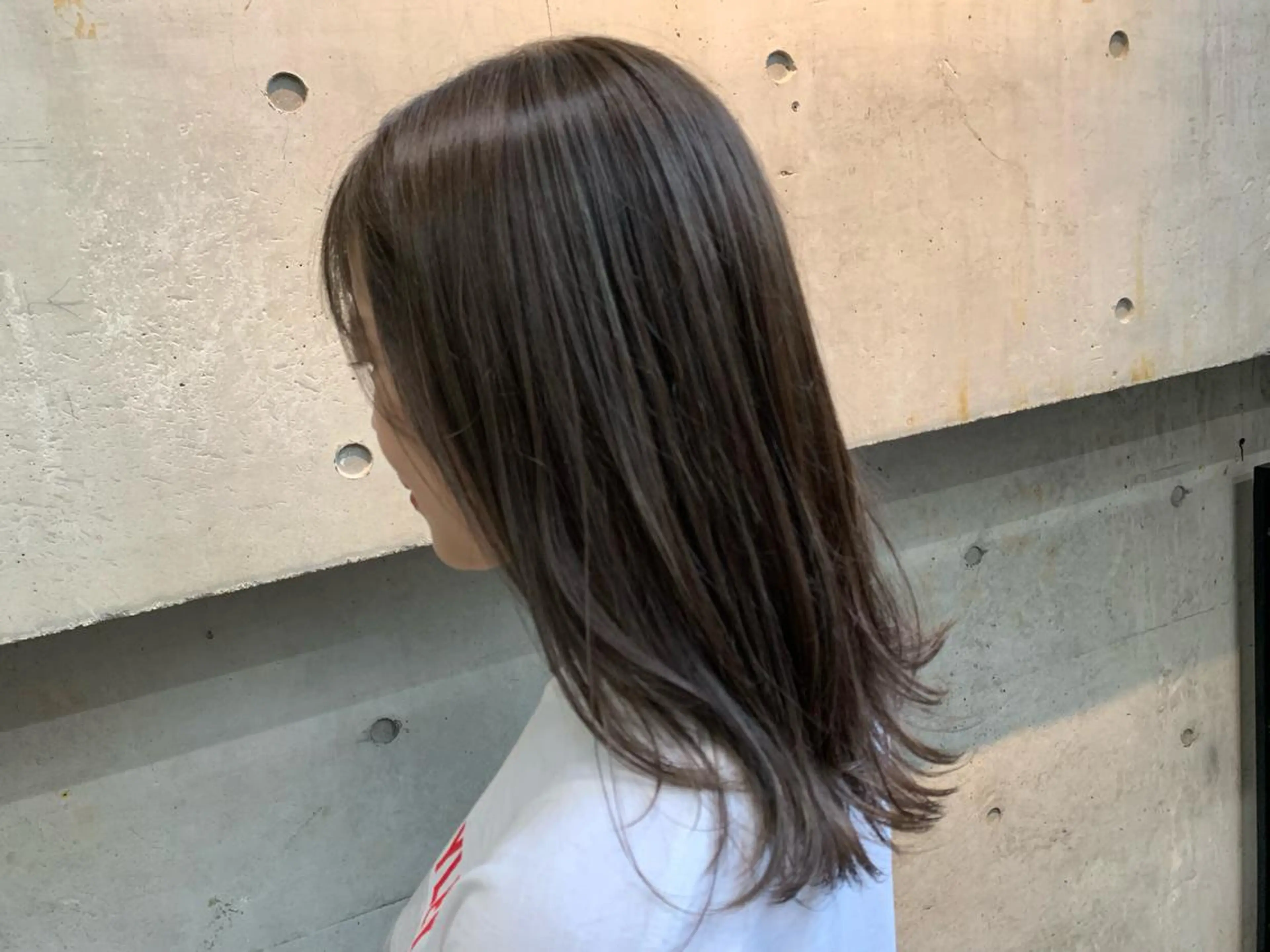 ミディアム カット トリートメント 透明感カラー 金村真子のヘアスタイル