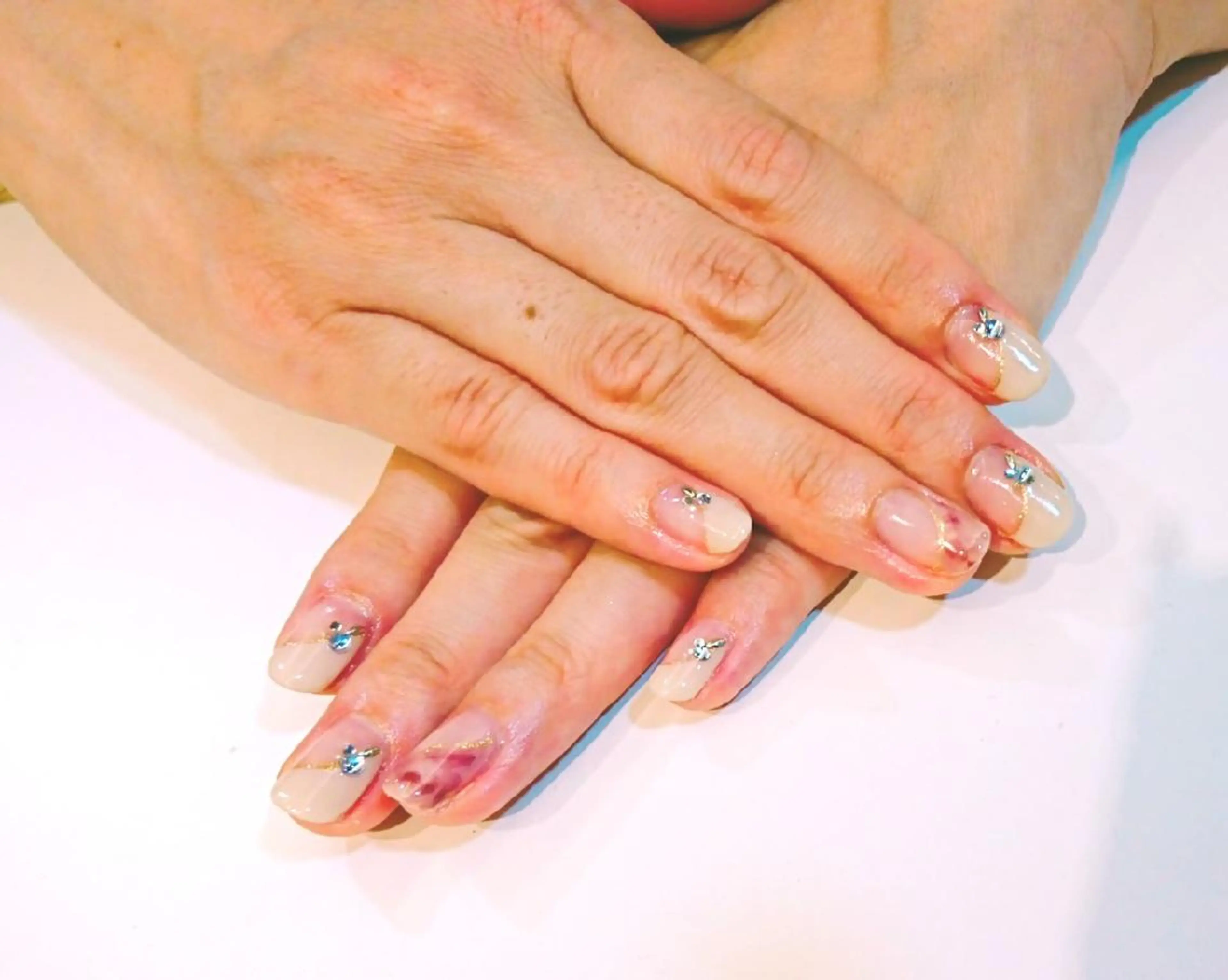 ネイル フレンチネイル 大理石ネイル(マーブル) 斜めフレンチ Bianca TANAKAのネイルデザイン