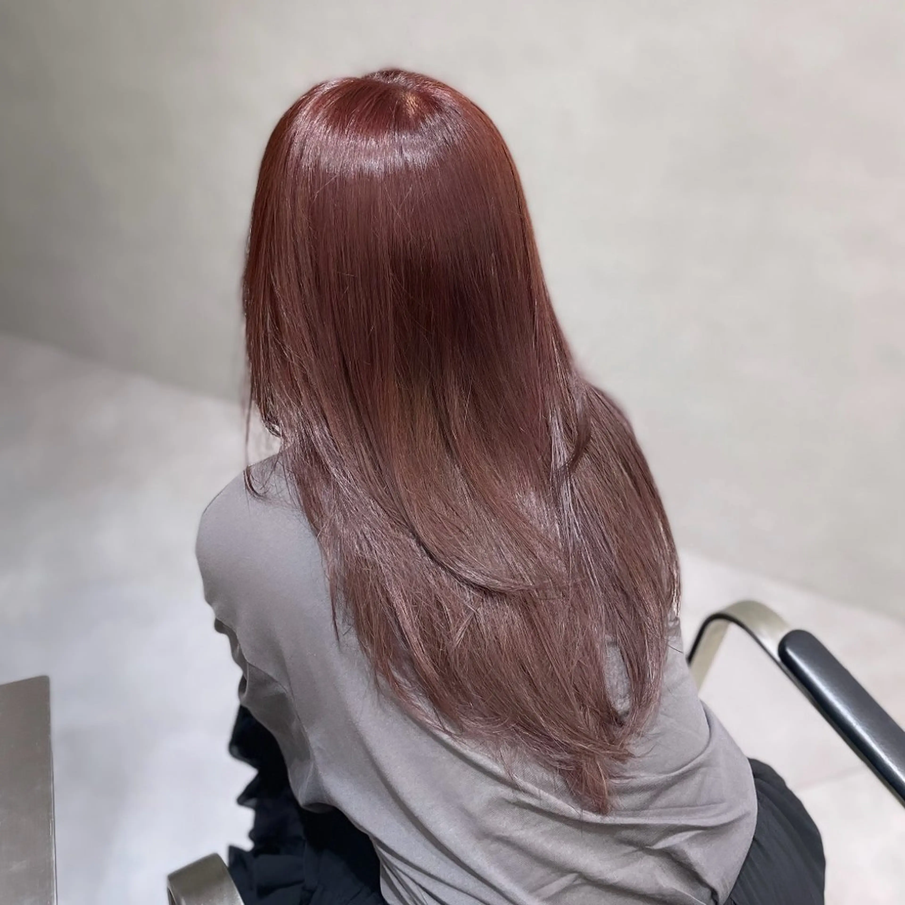 セミロング カラー ブリーチ ダブルカラー ブリーチなしカラー レッドカラー ヘアカラー Rui/透明感カラー 暖色/レイヤーカットのヘアスタイル