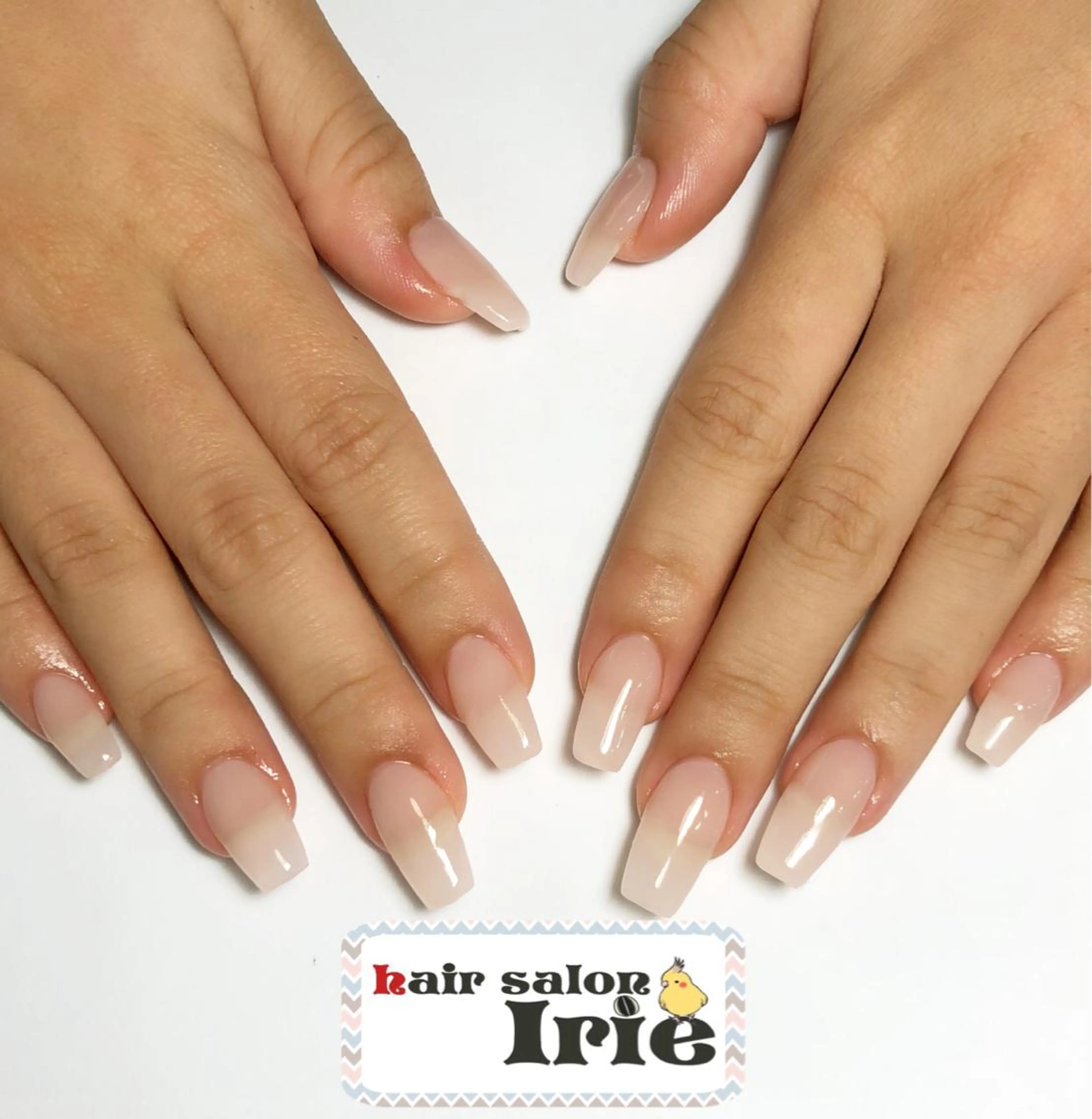 ネイル 長さ出し ジェルネイル キラキラネイル ピンク Hair salon Irie所属・與儀 知佳のネイルデザイン