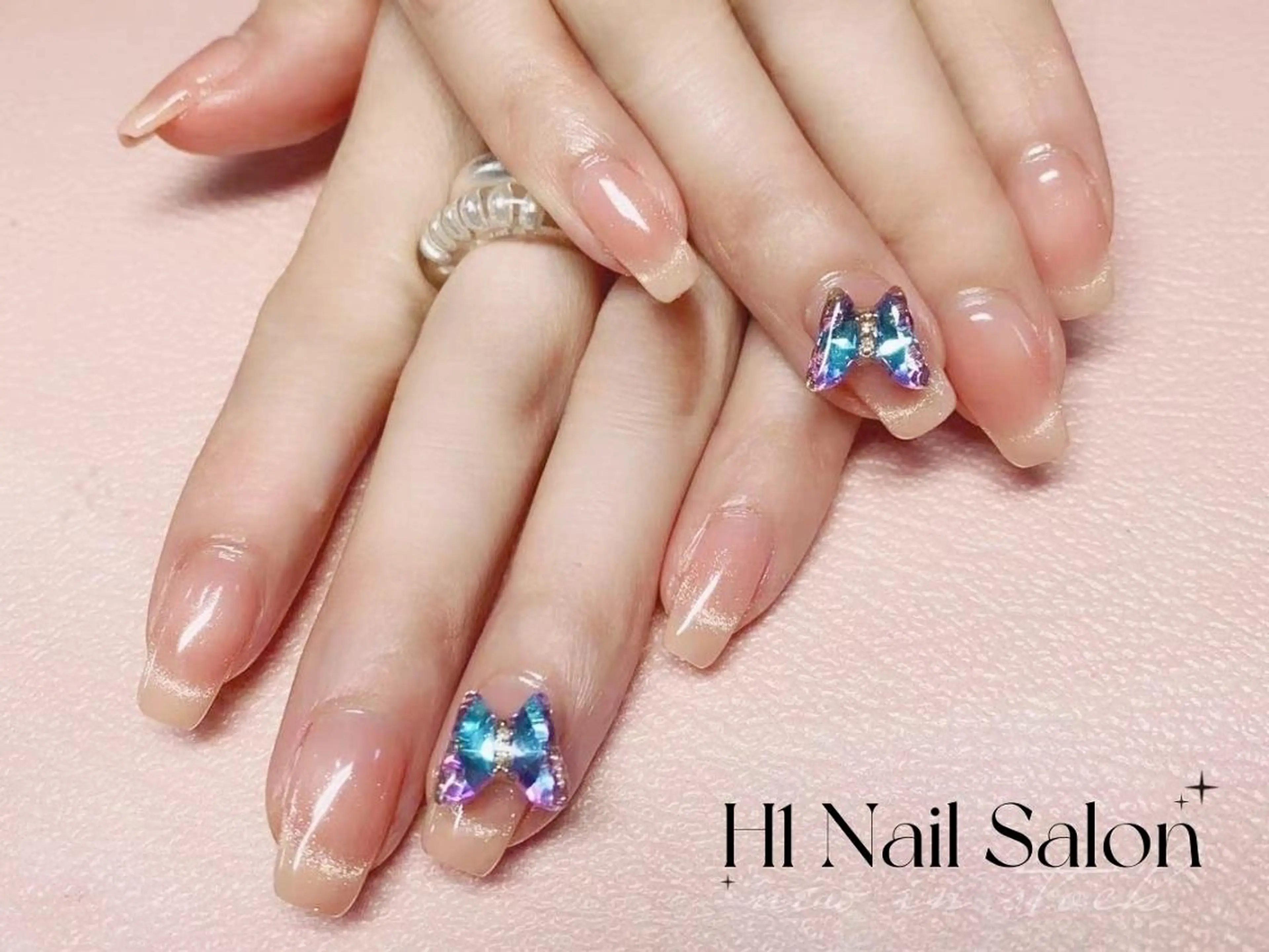 ミディアム ハンドネイル H1 ネイル サロンのネイルデザイン