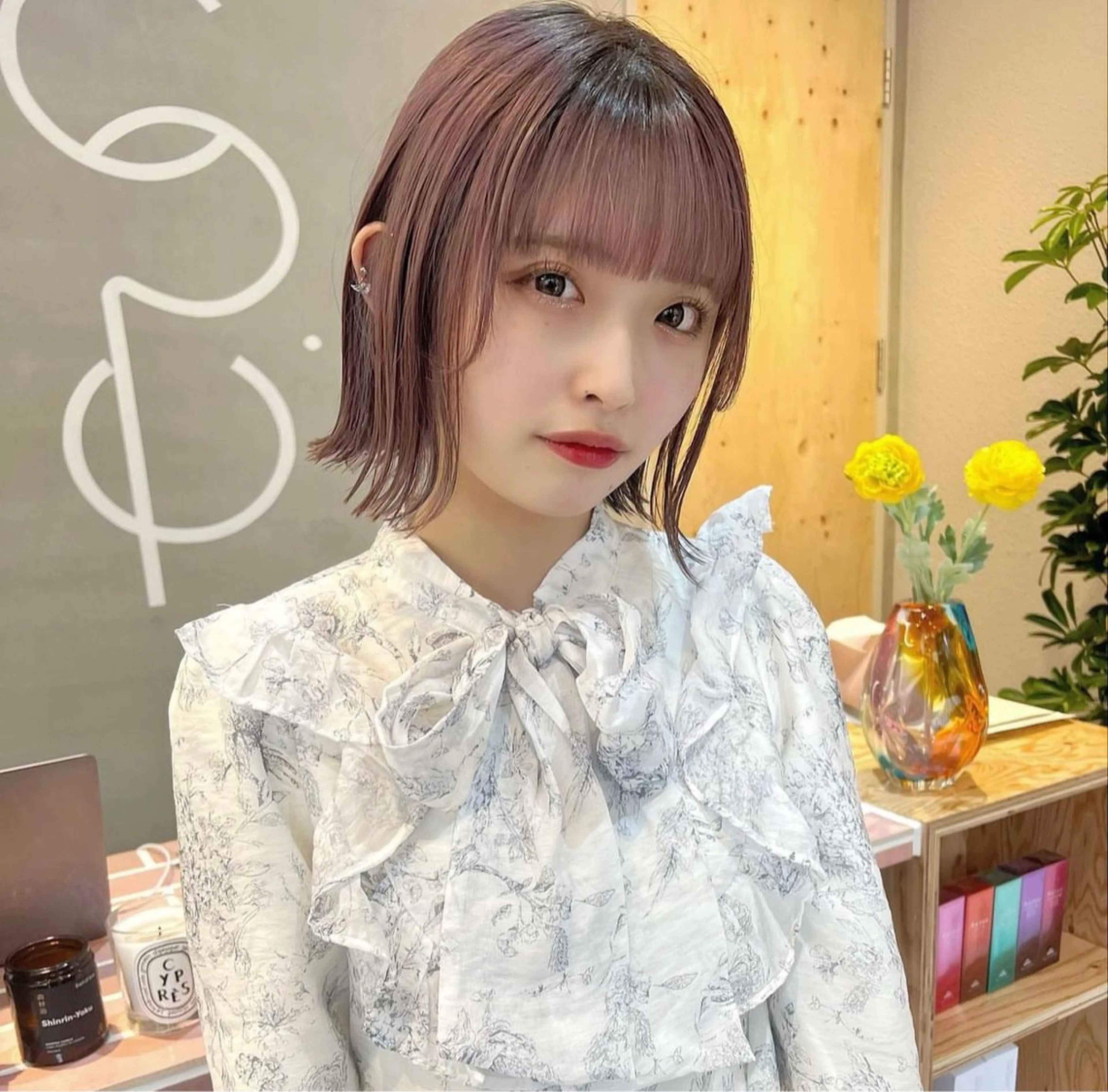 ミディアム カラー ベージュカラー ピンクカラー ピンクベージュ ハイトーン縮毛/暖色 なーな🎀🤍のヘアスタイル