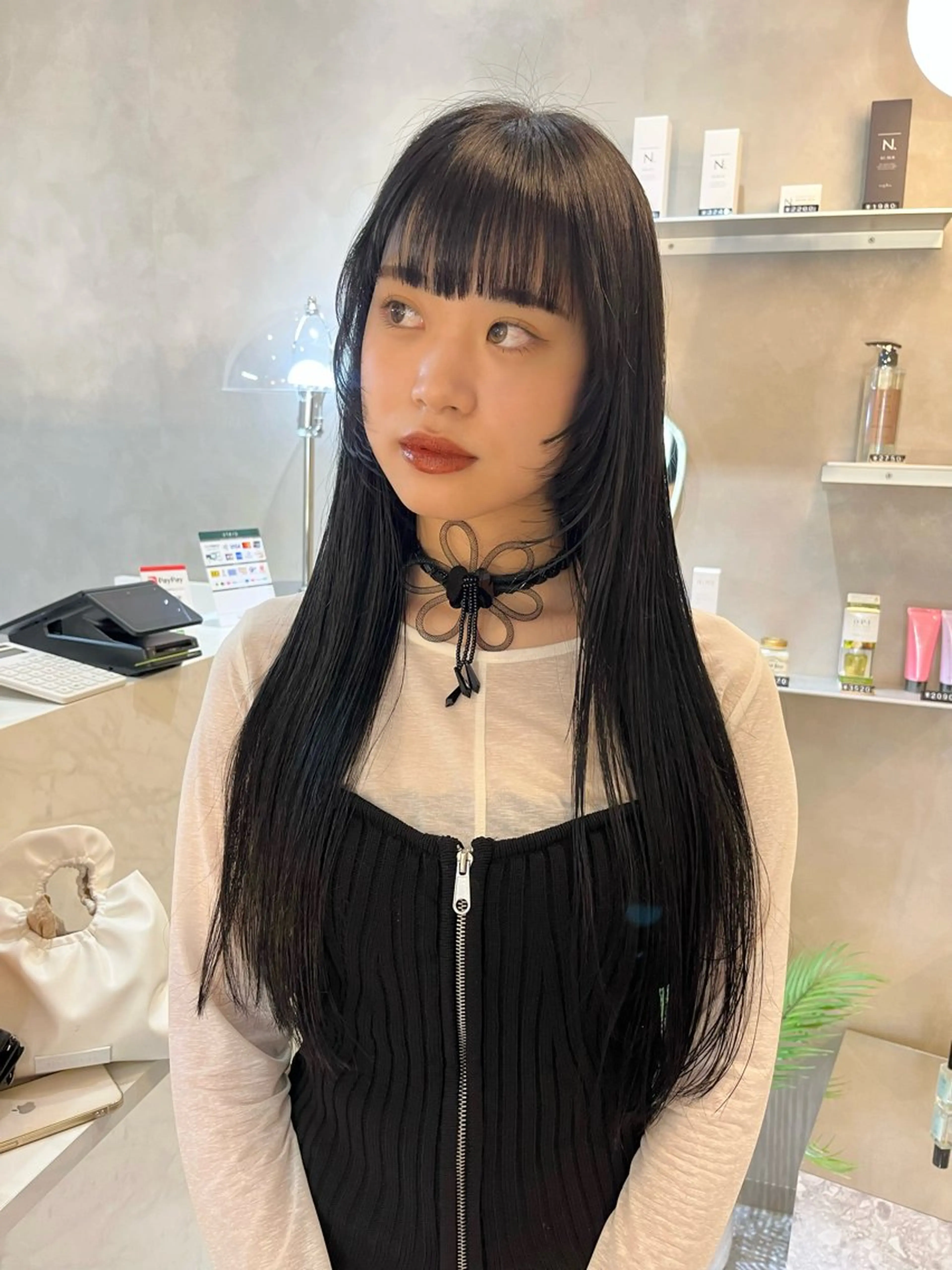 ロング デザインカット 顔周りカット カット トリートメント このか🕊️ベージュ /グレージュ/カットのヘアスタイル