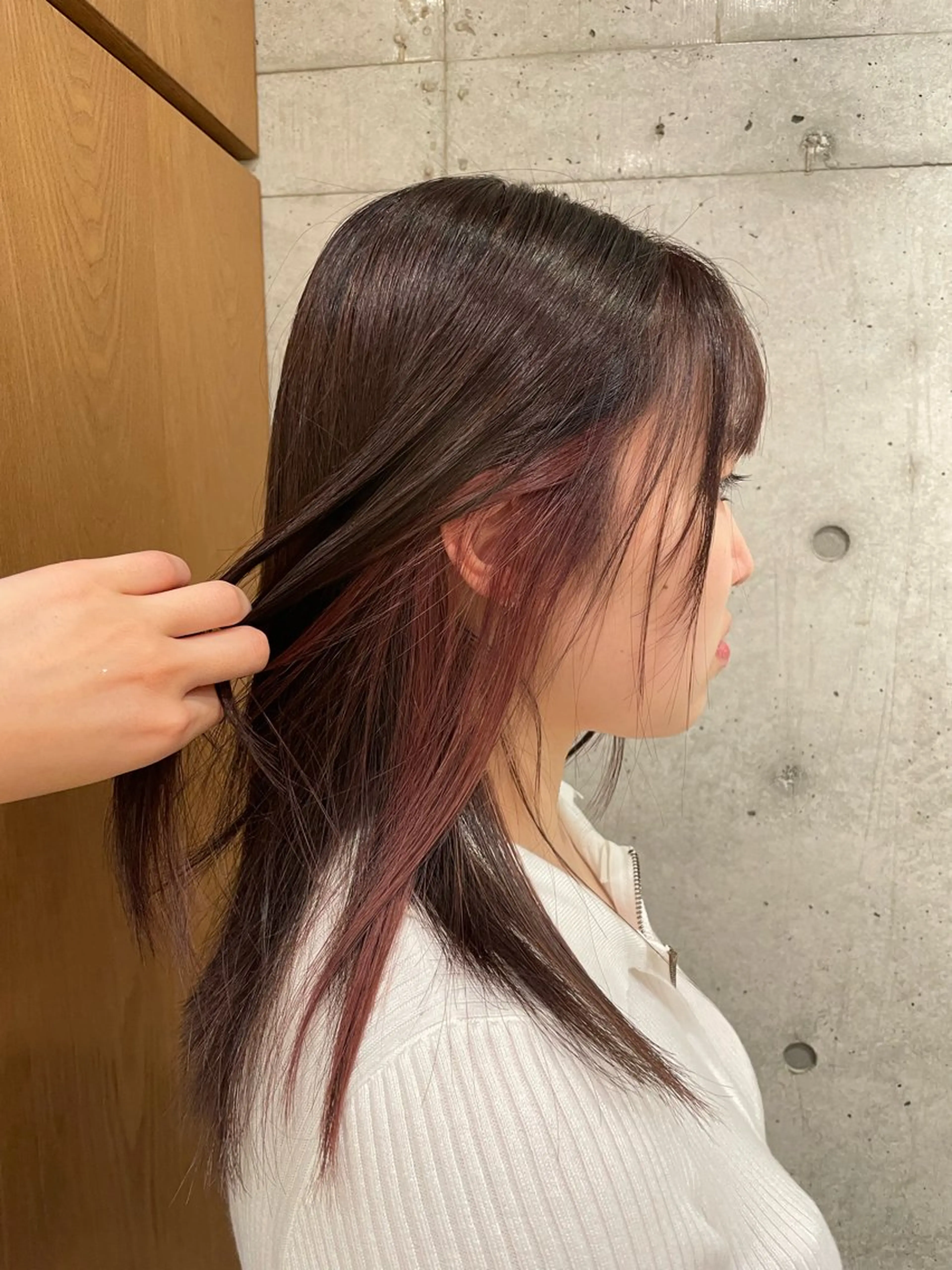 セミロング カラー インナーカラー CRESCENDO 山本樹カットカラーのヘアスタイル