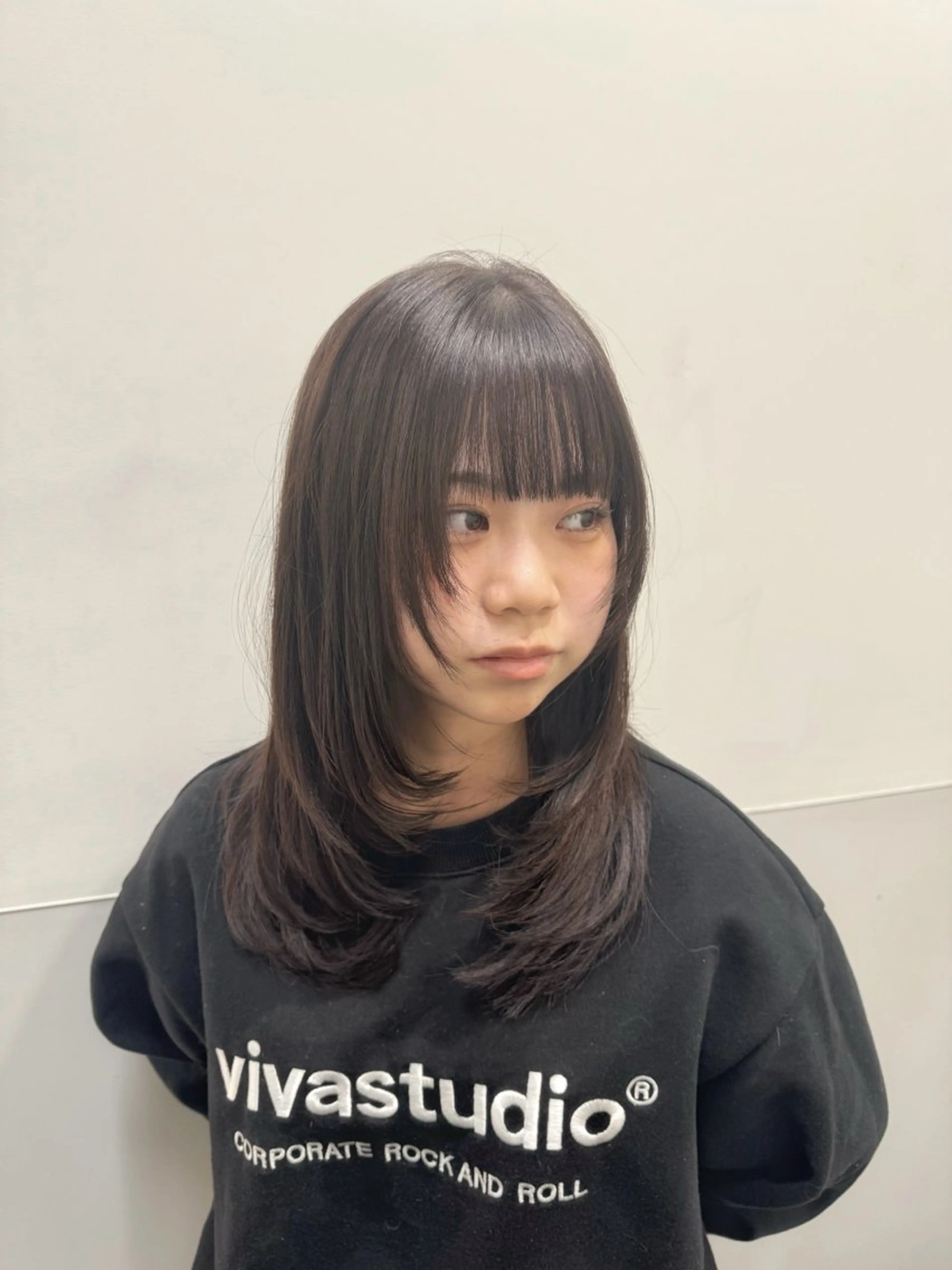 ミディアム カラー ブラウンカラー モカブラウン レイヤーカット SALOWIN新宿三丁目【サロウィン】所属・レイヤー🔶髪質改善 🔶透明感カラー青木のヘアスタイル