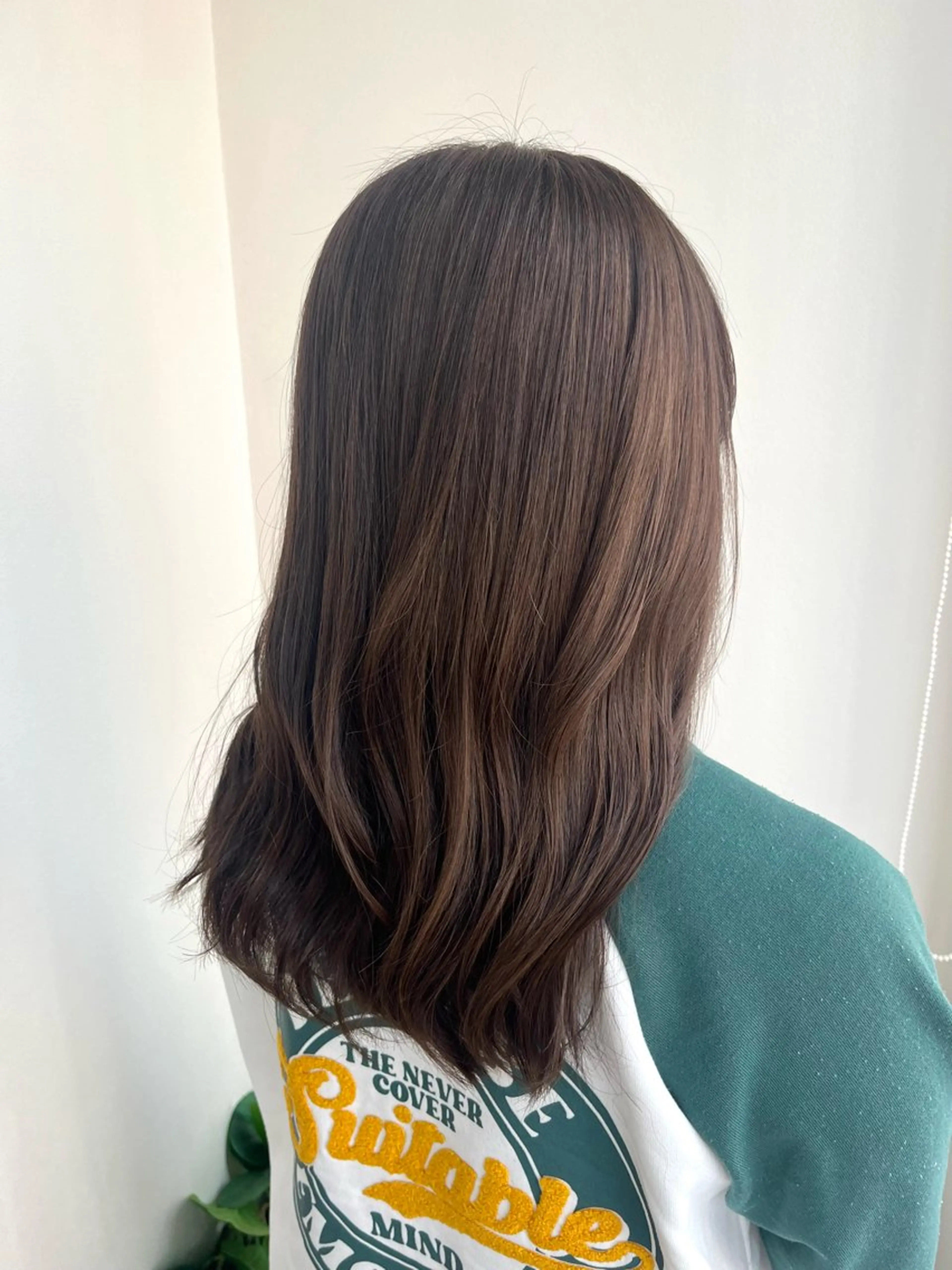 セミロング カラー ブリーチ ブラウンカラー ダブルカラー ブリーチなしカラー オリーブブラウン ヘアカラー Sherry/R 三川町　山本なつみのヘアスタイル