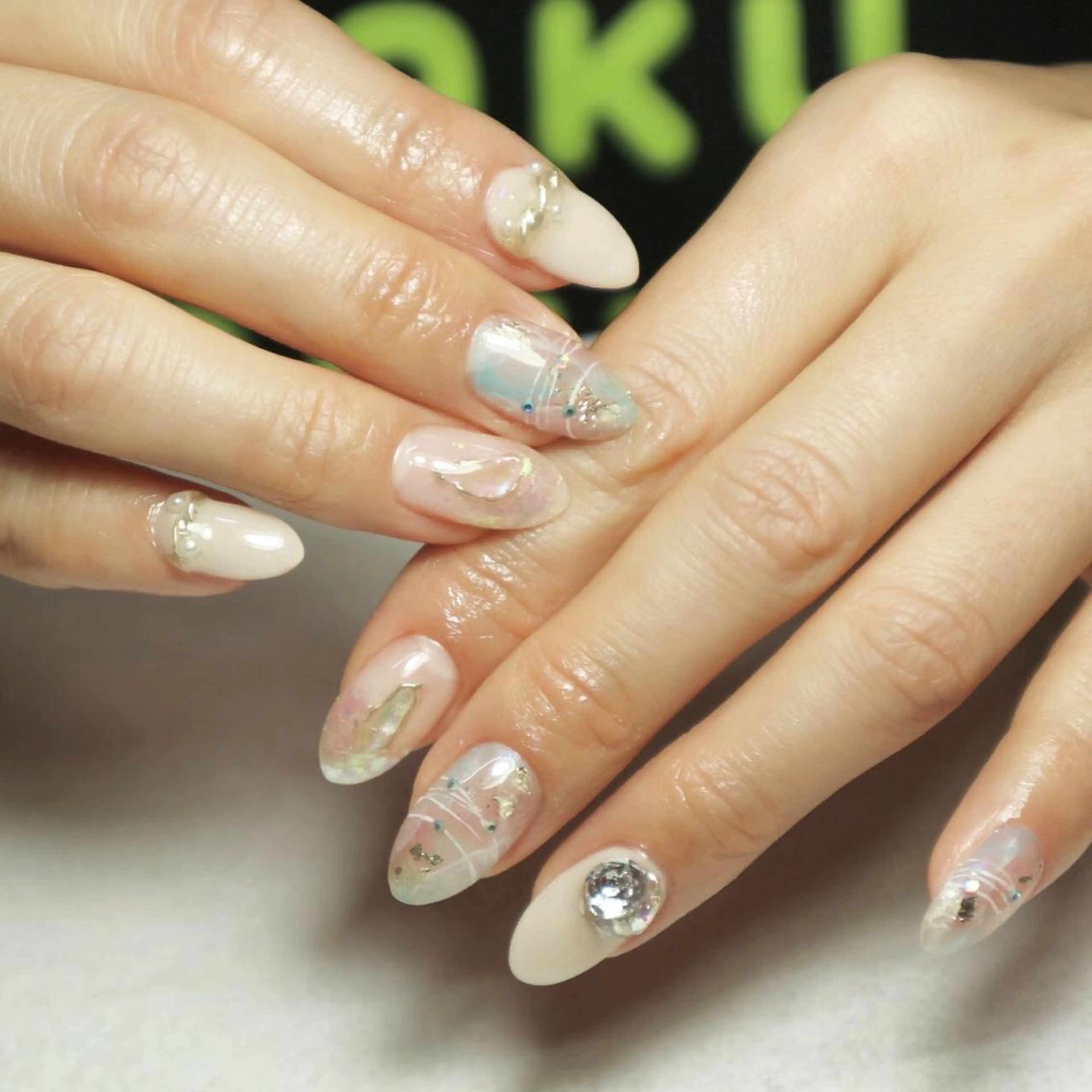 ネイル ゴージャス ニュアンスネイル 高田 ちかこのネイルデザイン