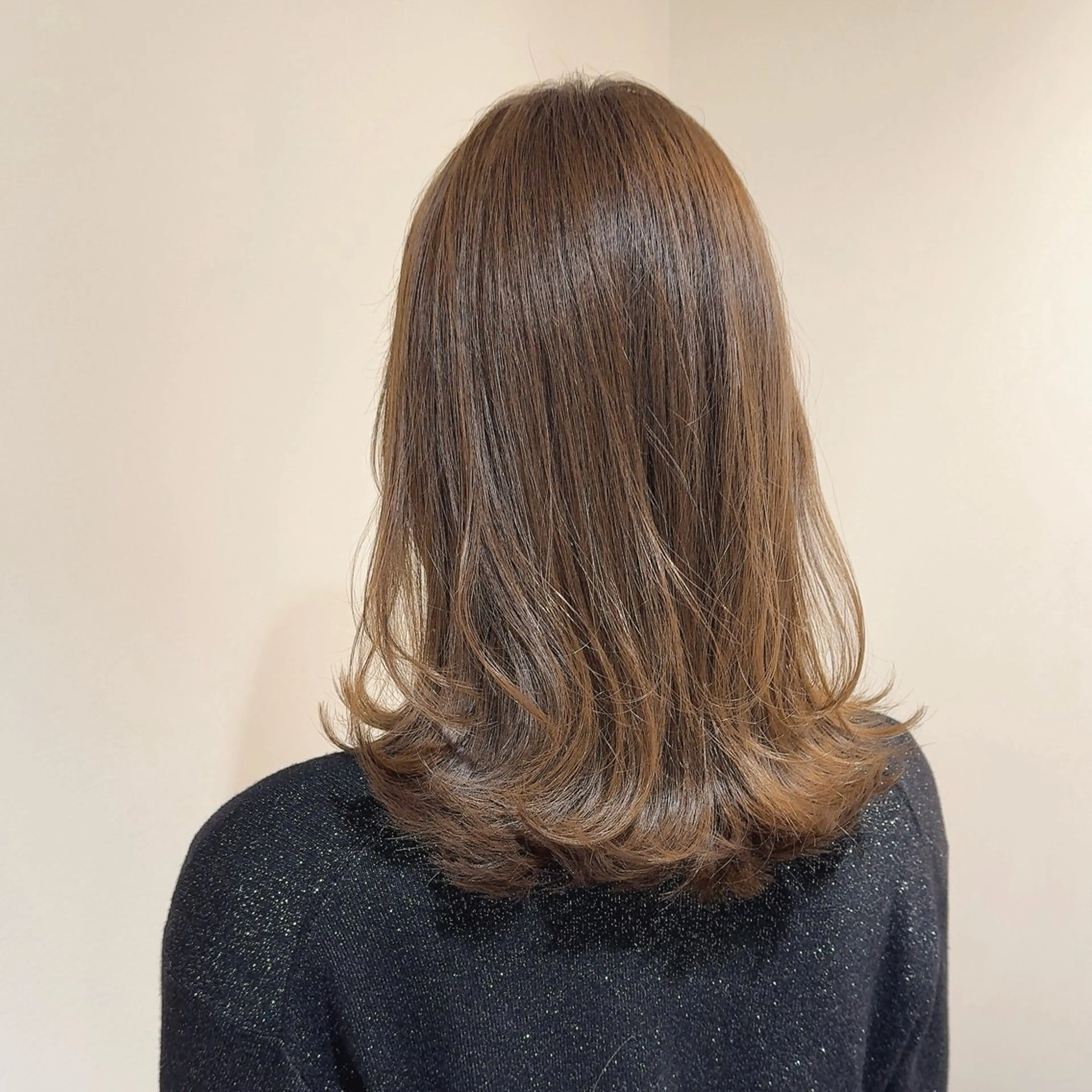 カラー 髙井 麻帆のヘアスタイル