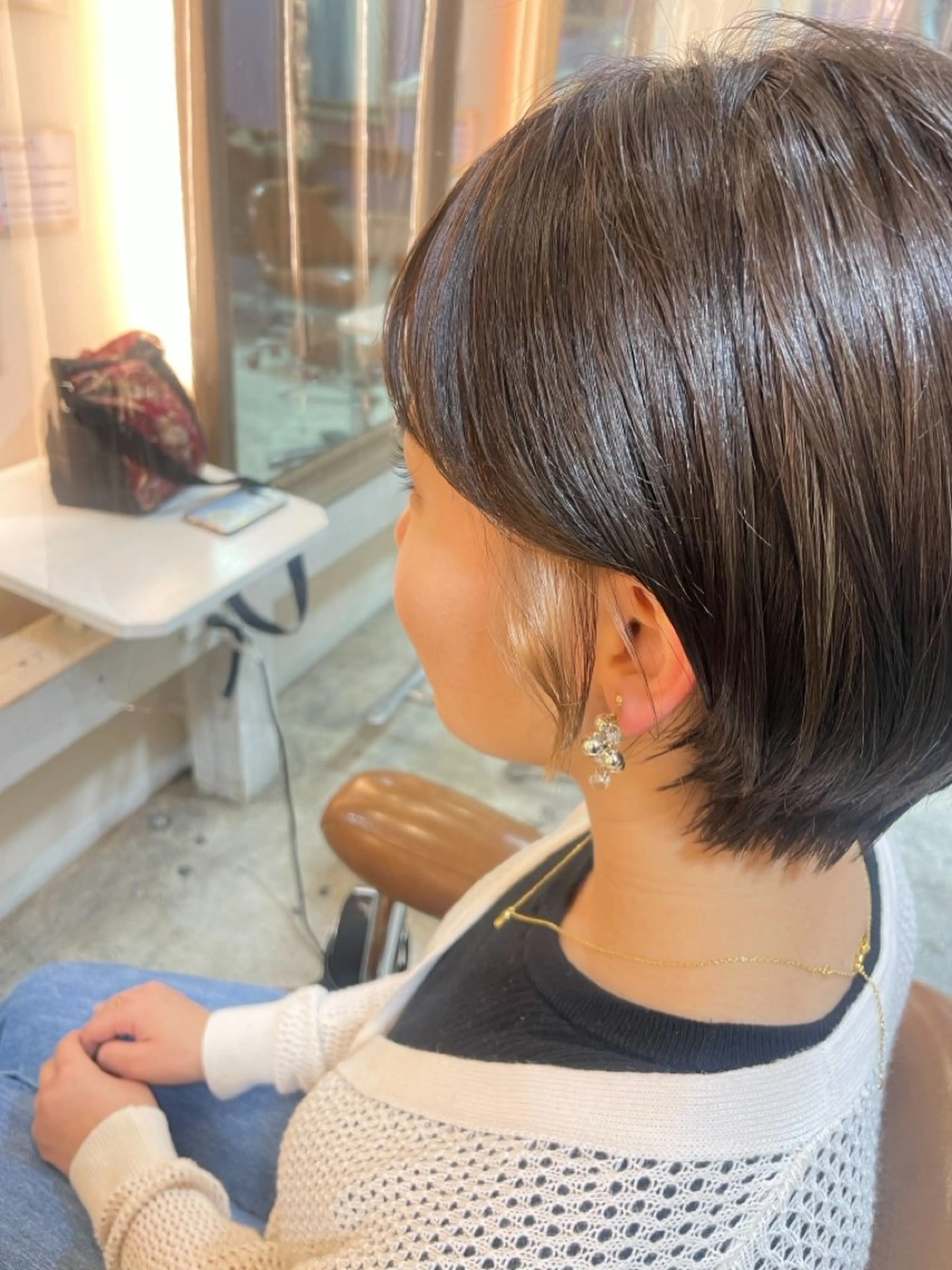 ショート タツキ／レイヤー／ パーマ／艶カラーのヘアスタイル