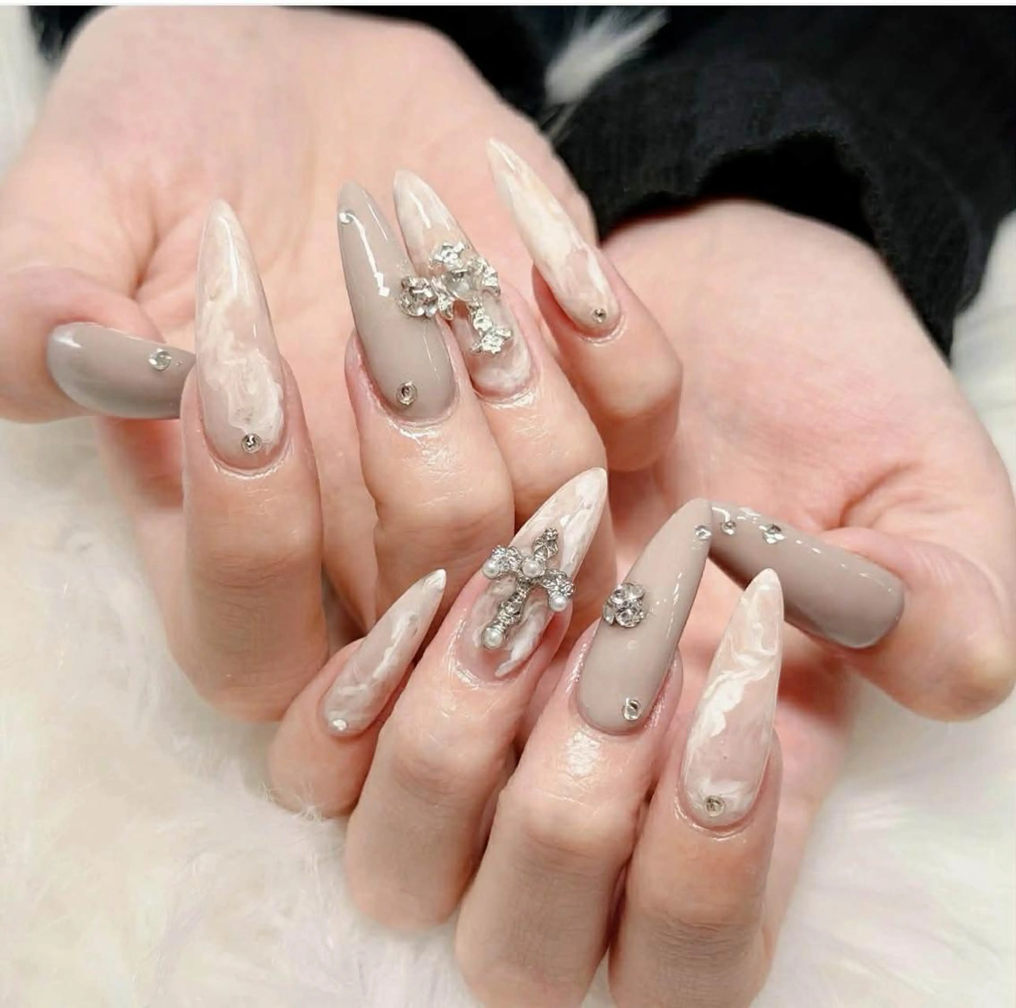 ロング カラー ベージュカラー グラデーションカラー ピンクカラー 韓国風ヘア Bling Salonのネイルデザイン