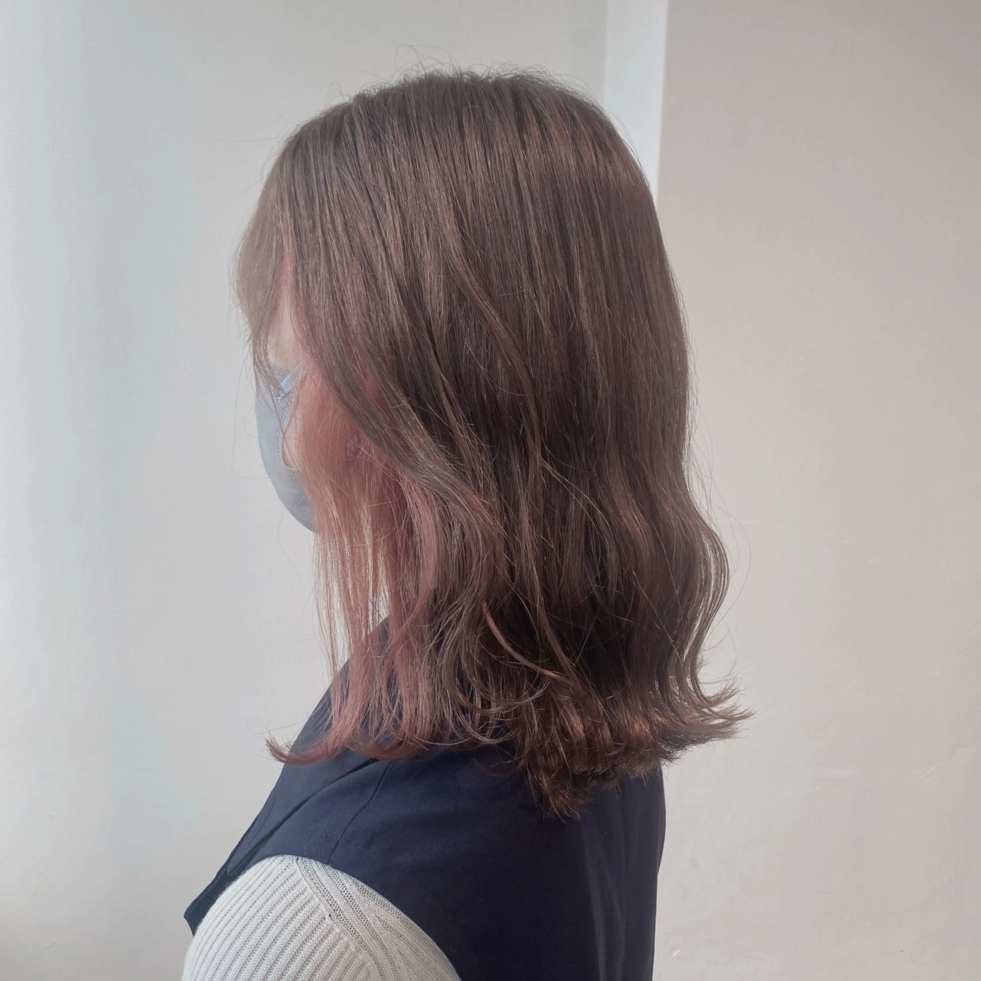 ロング カラー ヘアカラー トリートメント ヘッドスパ ヘアセット 韓国レイヤー🕊️ 柔らかベージュ🧸のヘアスタイル