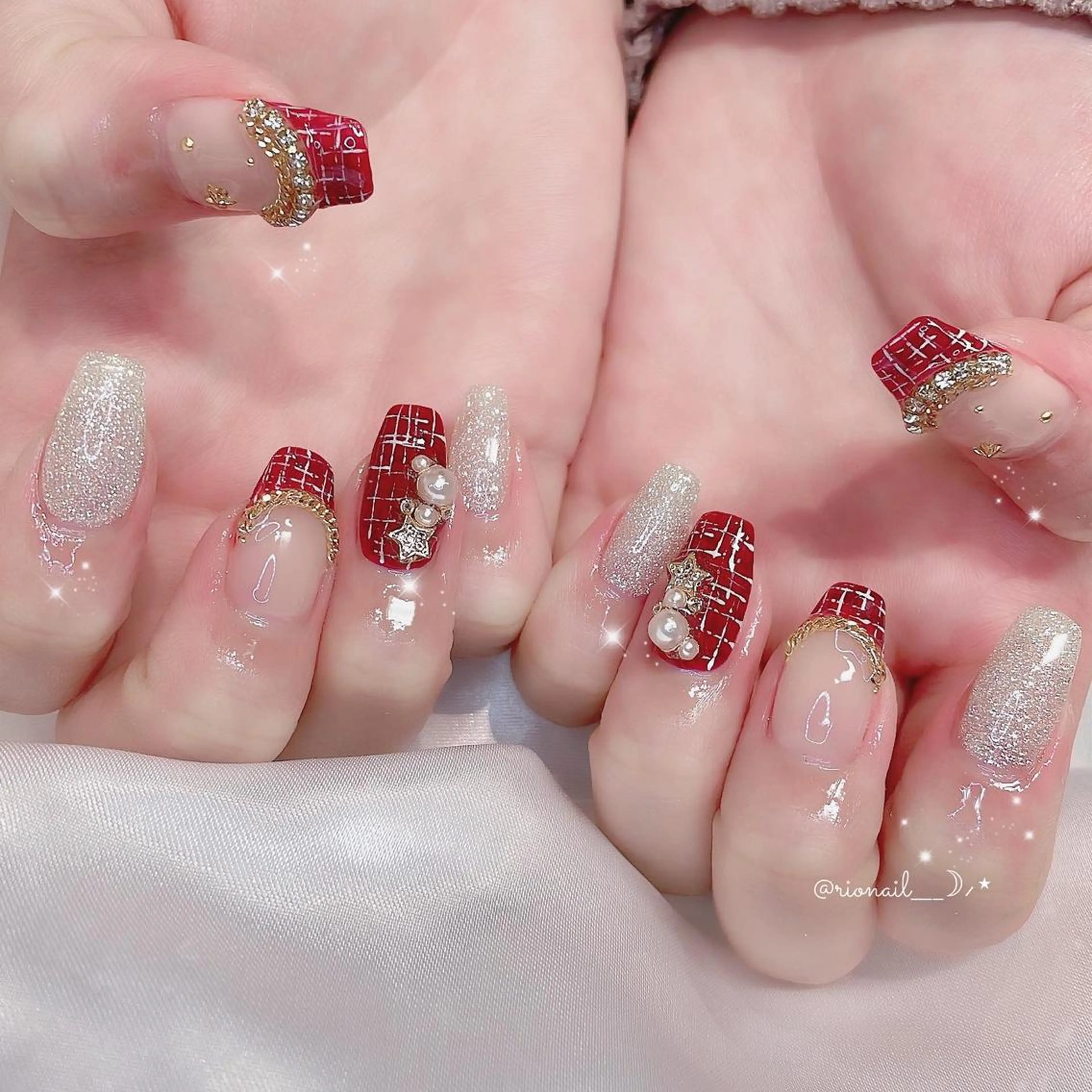 ネイル ハンドネイル 𝘙𝘪𝘰𝘯𝘢 ...🕯🤍のネイルデザイン