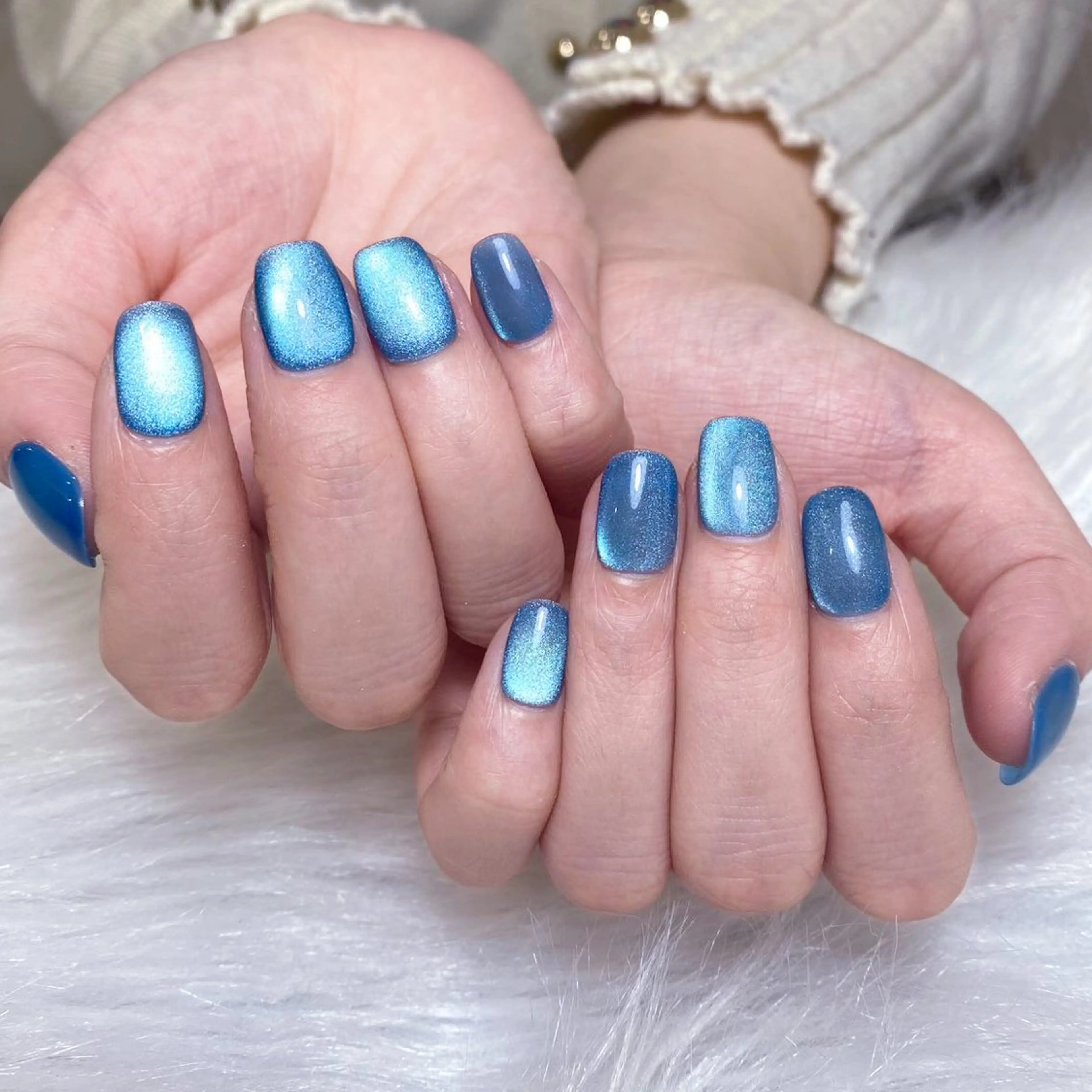 12月⭐️オフ無料⭐️🌸ハンド⭐️マグネット【2色まで】⭐️パーツ2個プレゼント🎁の写真