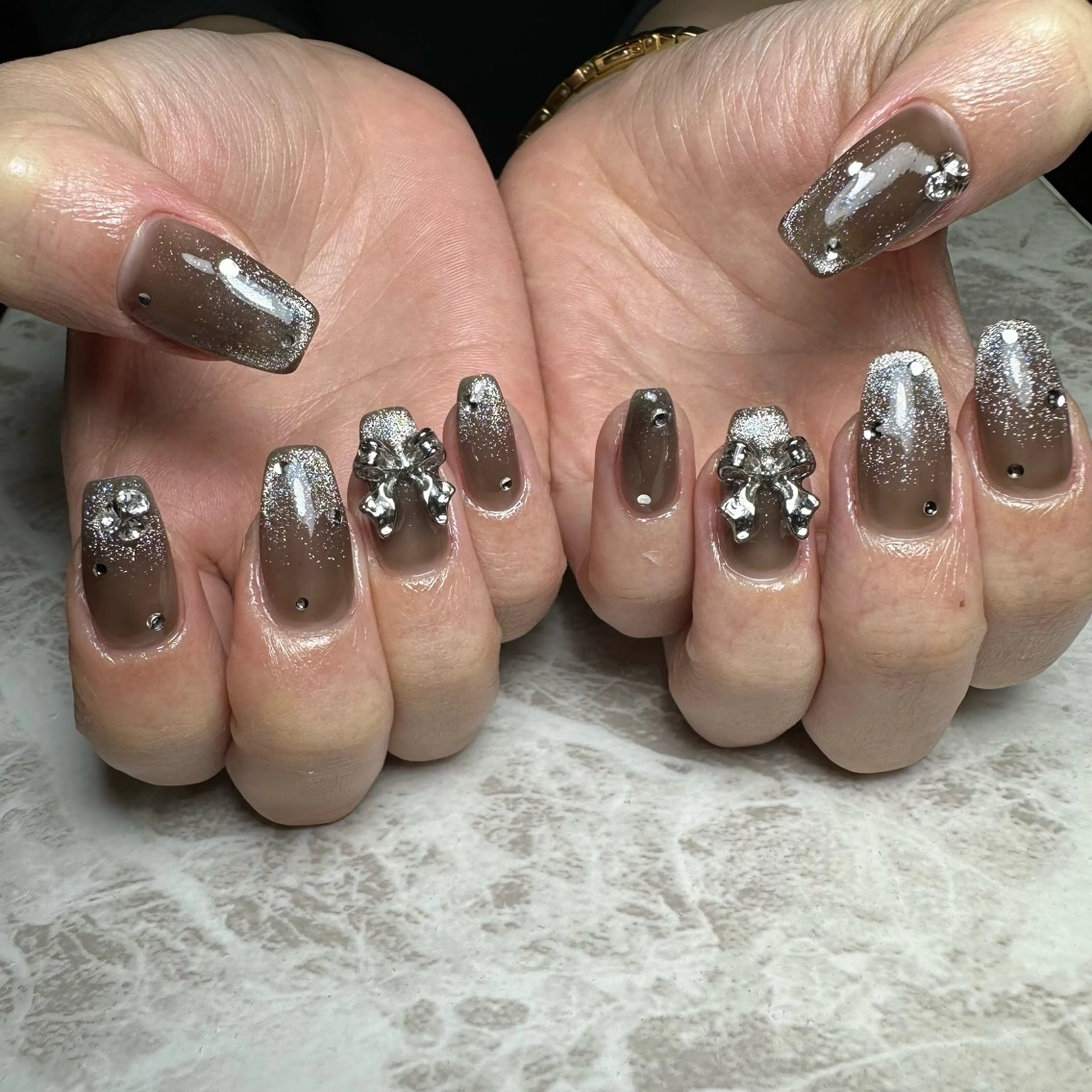 ネイル ストーンネイル ハンドネイル repos~ルポ~所属・里見 麗のネイルデザイン