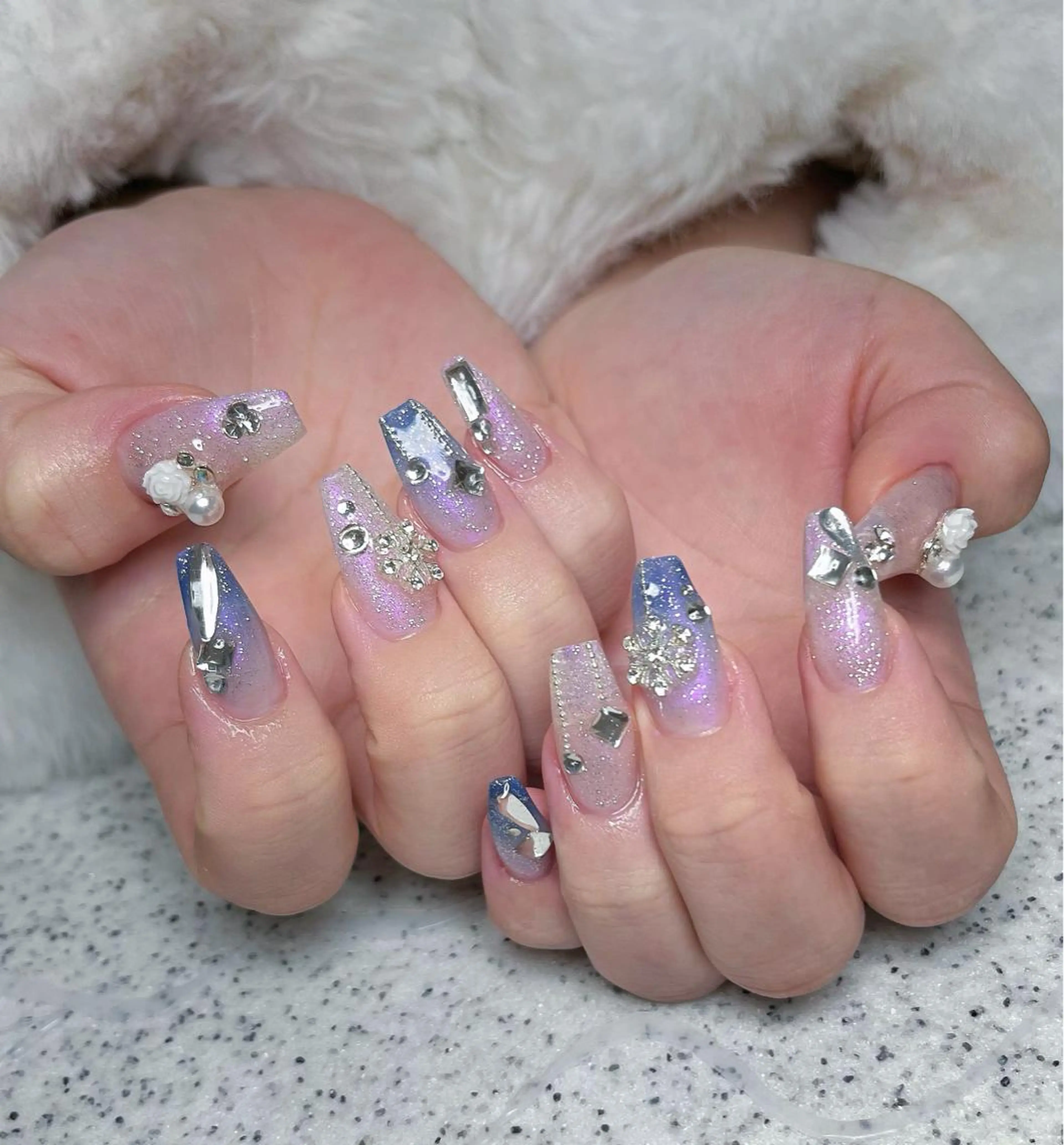 ネイル ハンドネイル Queens 榊 まおのネイルデザイン