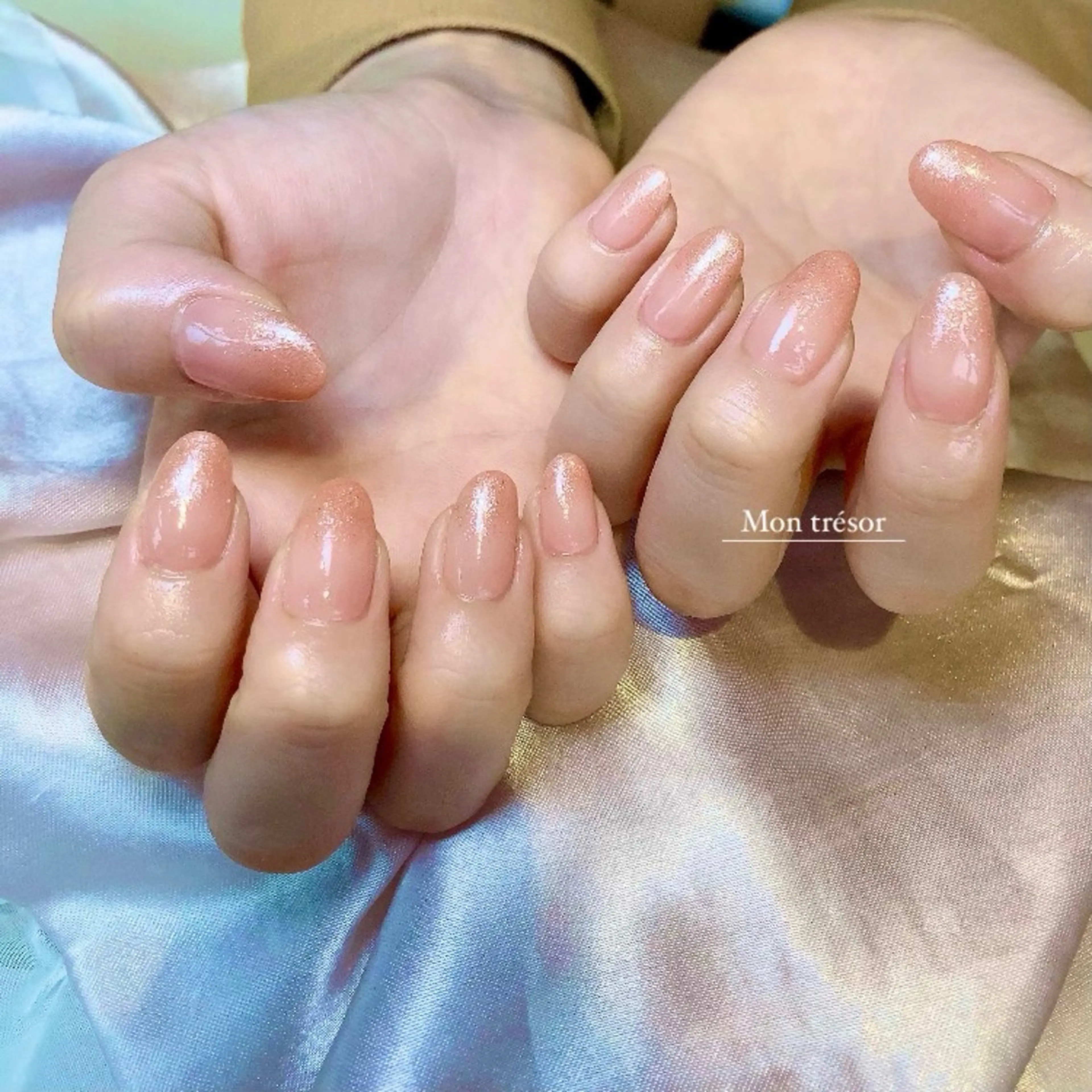 ネイル グラデーション ラメ(グリッター) ラメグラデーション ハンドネイル Mon trésor所属・Montrésor 名古屋ネイルサロンのネイルデザイン
