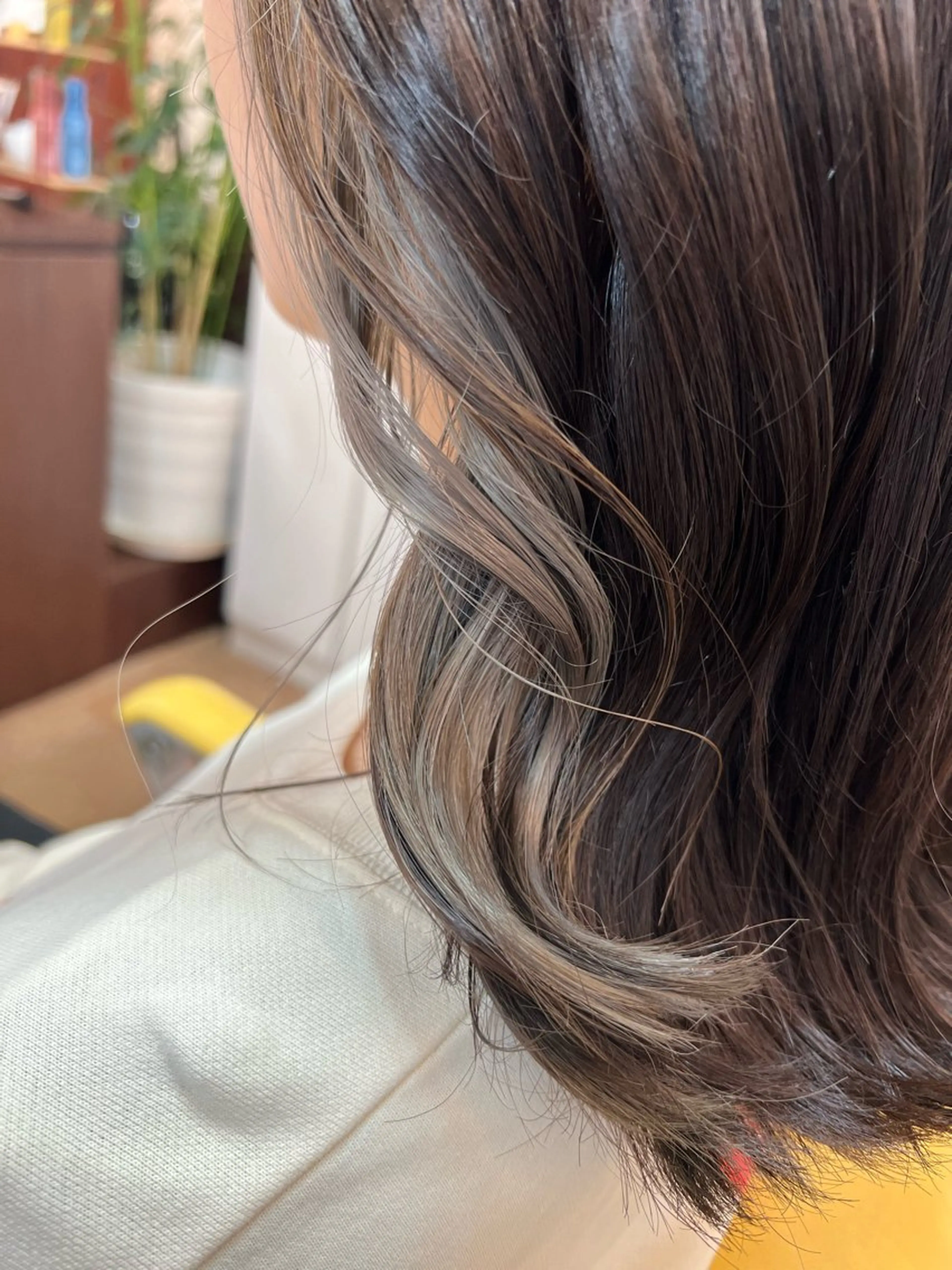 ミディアム カラー hair  bh.maara所属・bh.maara デザイン／ハイトーンのヘアスタイル