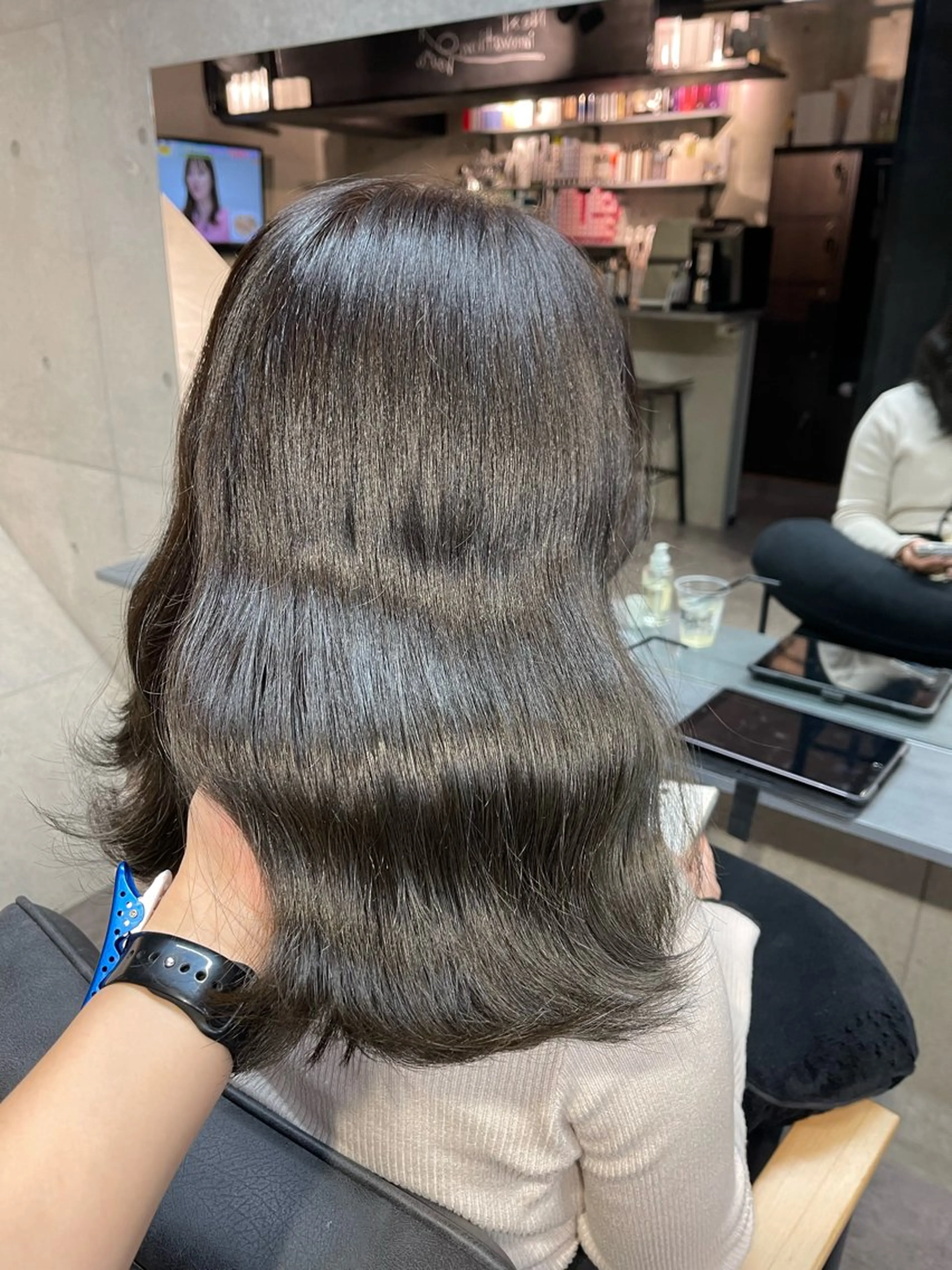 ミディアム カラー ベージュカラー ハイトーンカラー オリーブベージュ ヘアカラー トリートメント route 【ルート】所属・髪質改善/堀江 ケアカラーtoshiのヘアスタイル