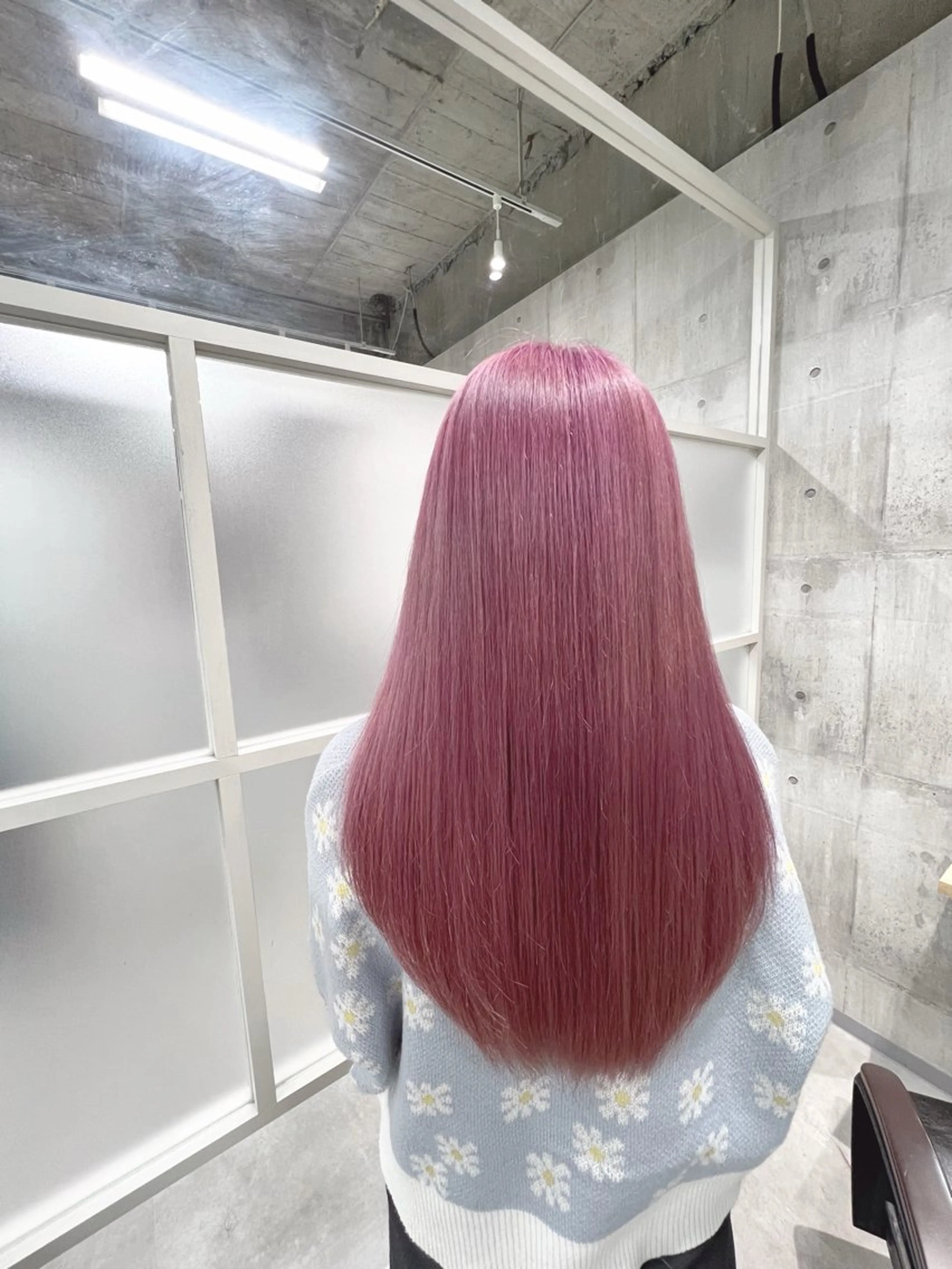 ミディアム カット ヘアカラー newi ナカノのヘアスタイル