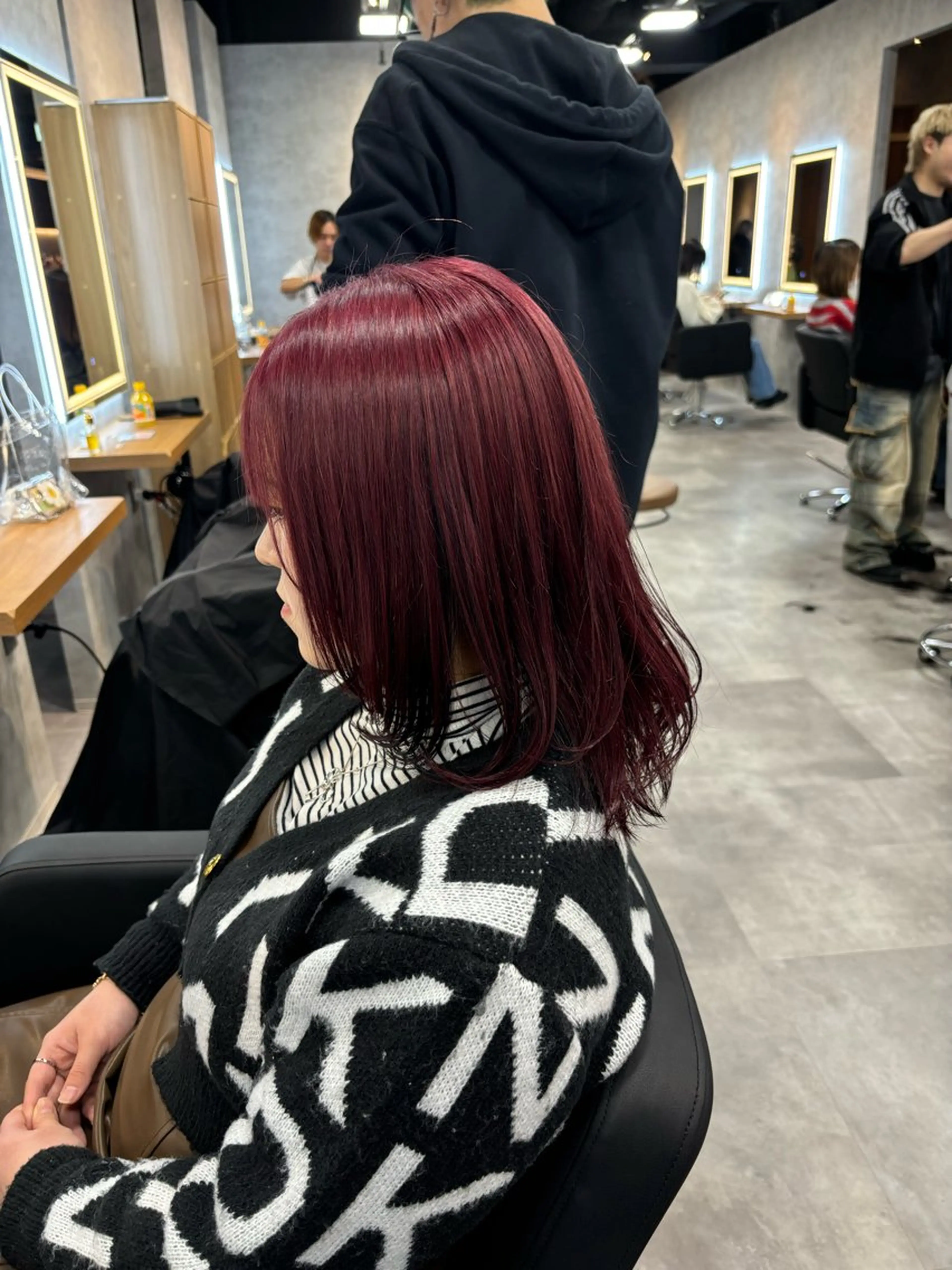 ロング カラー パーマ ヘアアレンジ 透明感ブリーチカラー 🌈TOMOHIROのヘアスタイル