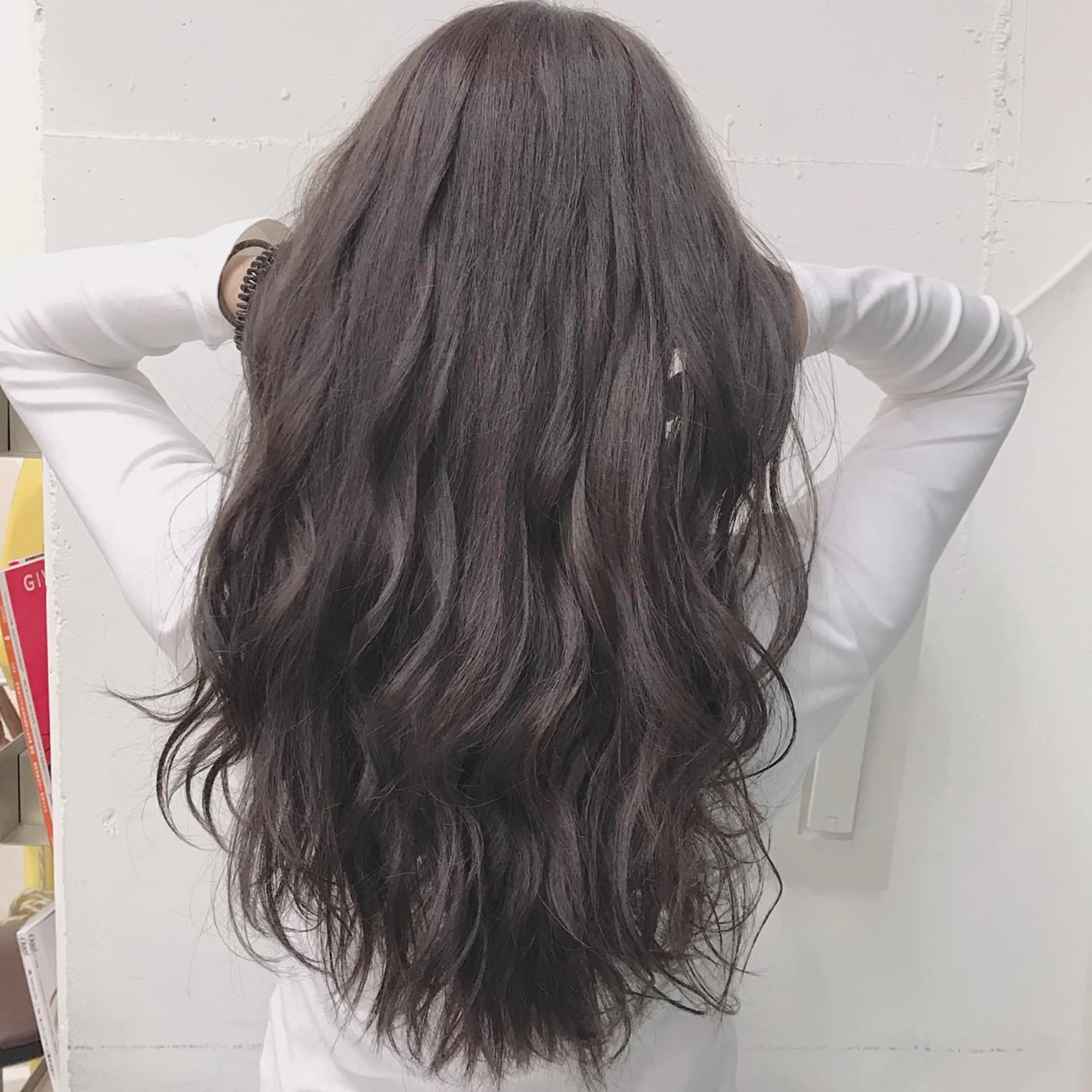 ロング カラー アッシュ 透明感カラー ラベンダーカラー ラベンダーアッシュ WiLL所属・野々村 麻由のヘアスタイル