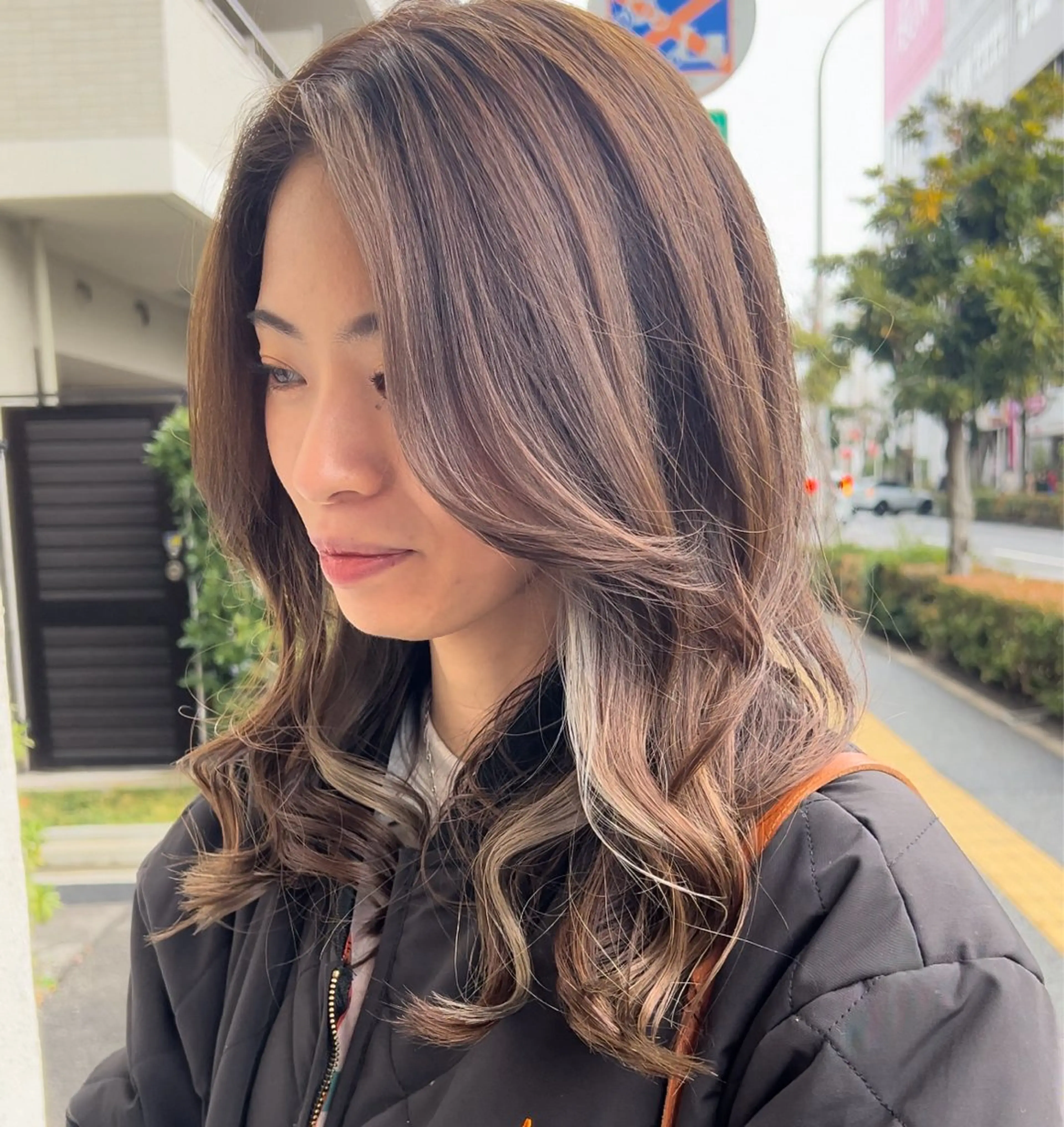 ロング カラー イヤリングカラー グレージュ シルバー シルバーグレージュ ✨技術講師.艶髪✨ ✂︎佐久間✂︎のヘアスタイル