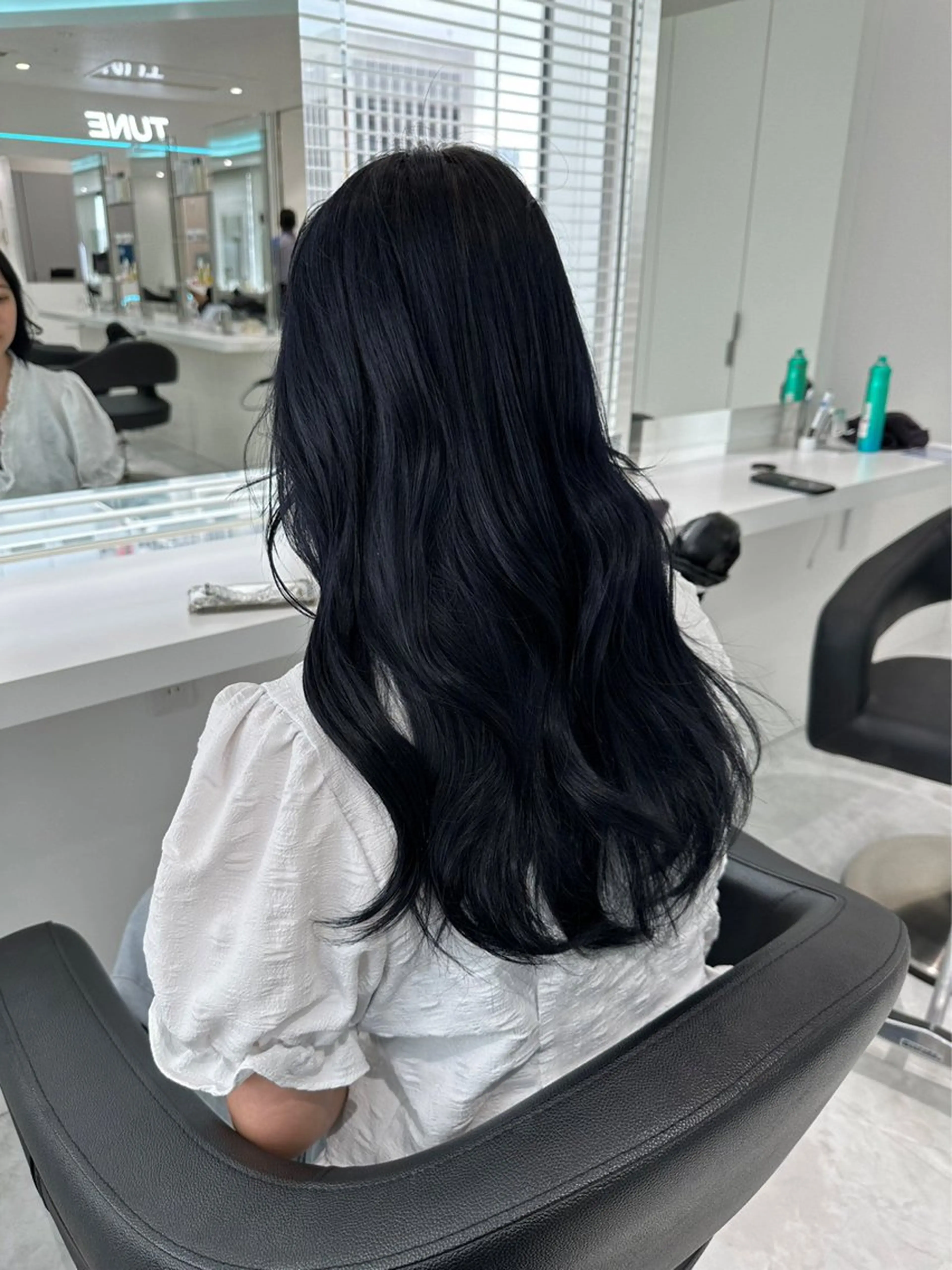 ロング カラー 黒髪 ブルーカラー ブルーブラック 垢抜けハイトーン☀／ 笑顔の美容師／しゅんのヘアスタイル