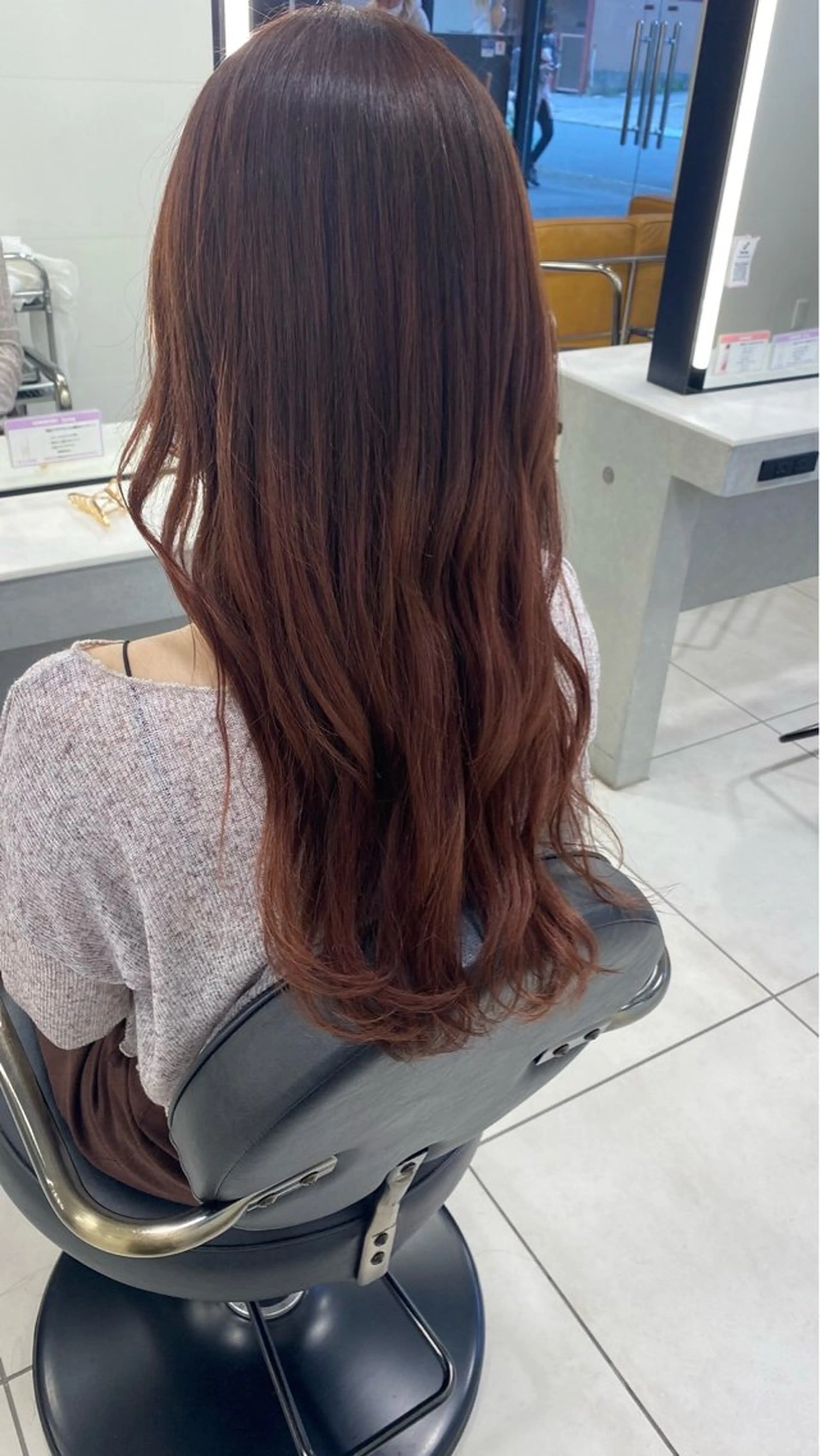 ロング 黒木 彩未のヘアスタイル