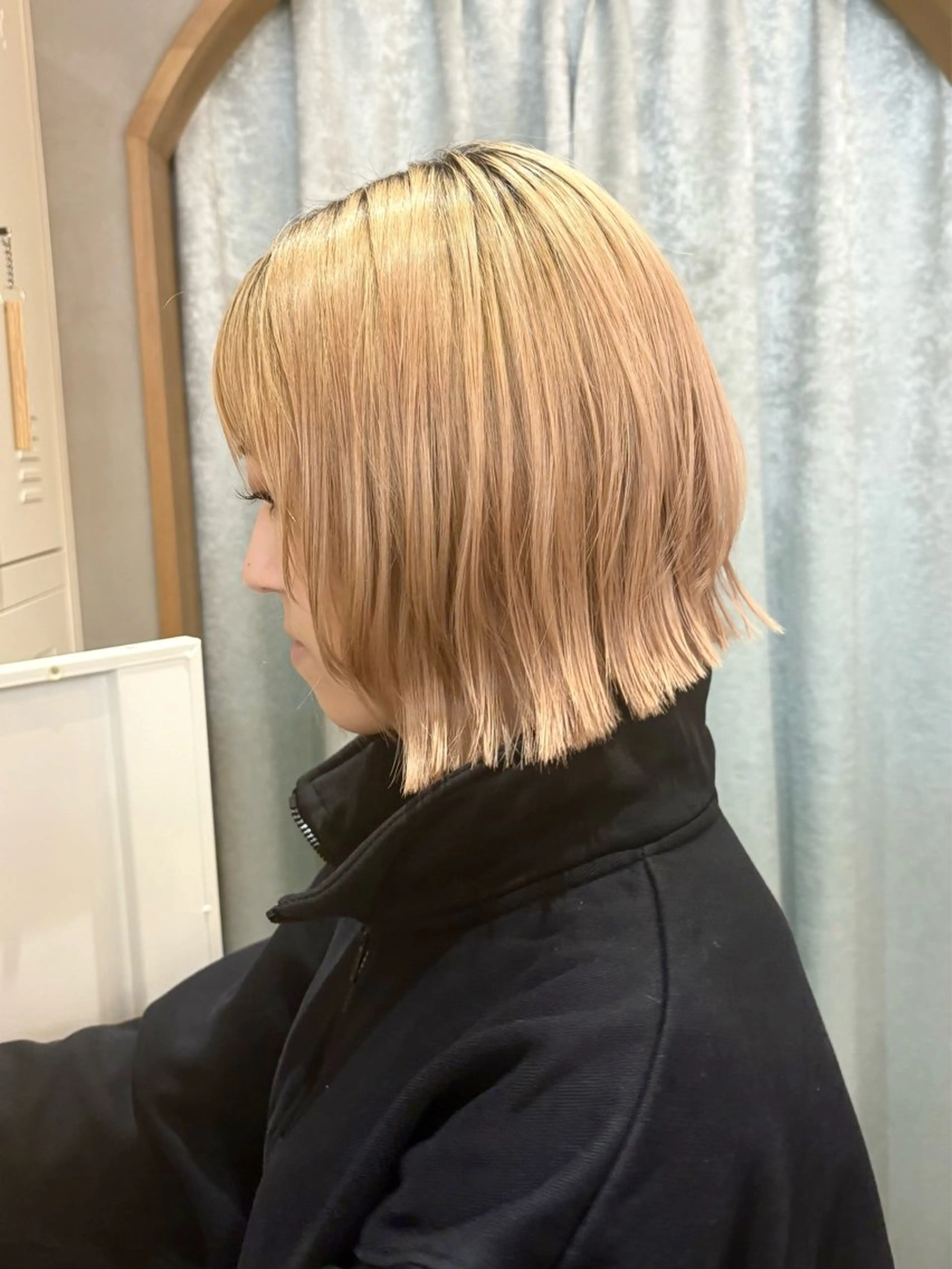 ミディアム カット ヘアカラー トリートメント オリーブベージュ/シ ョートボブたまき🧡のヘアスタイル