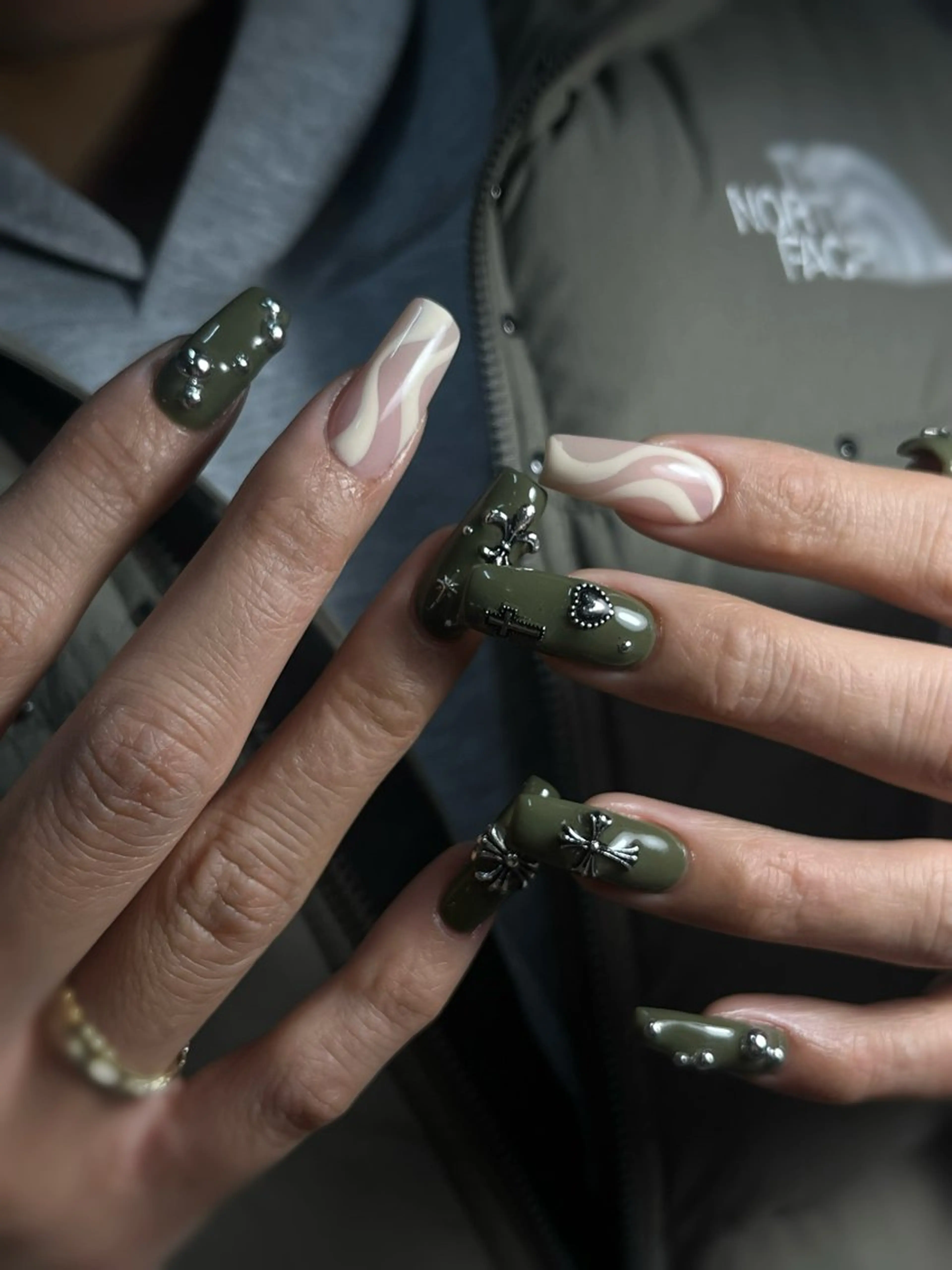 ネイル ハンドネイル SoLuna 【ソルナ】のネイルデザイン