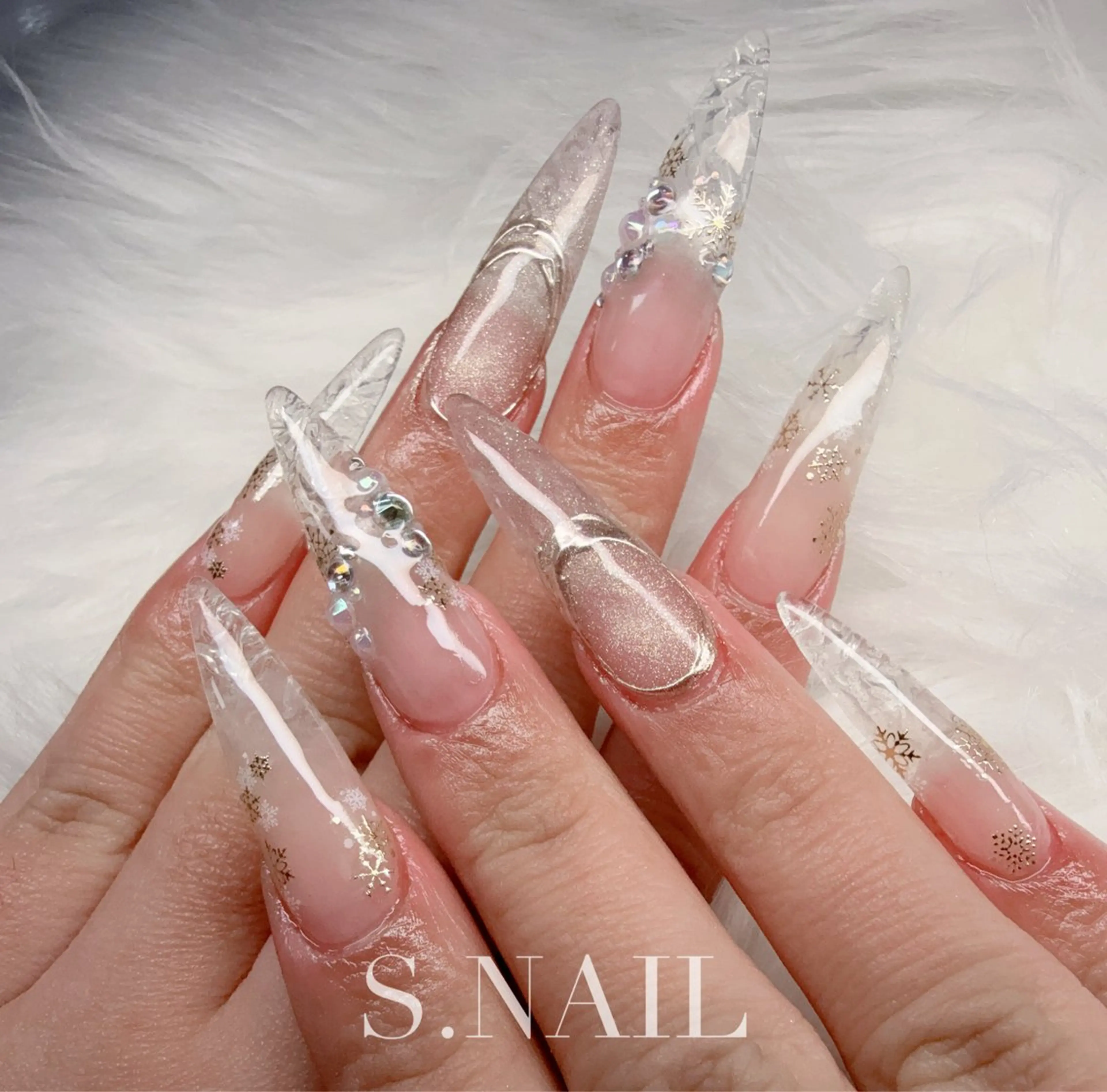 ネイル 氷ネイル・うるうるネイル 冬ネイル ハンドネイル S♡NAIL所属・S.NAIL Suuのネイルデザイン