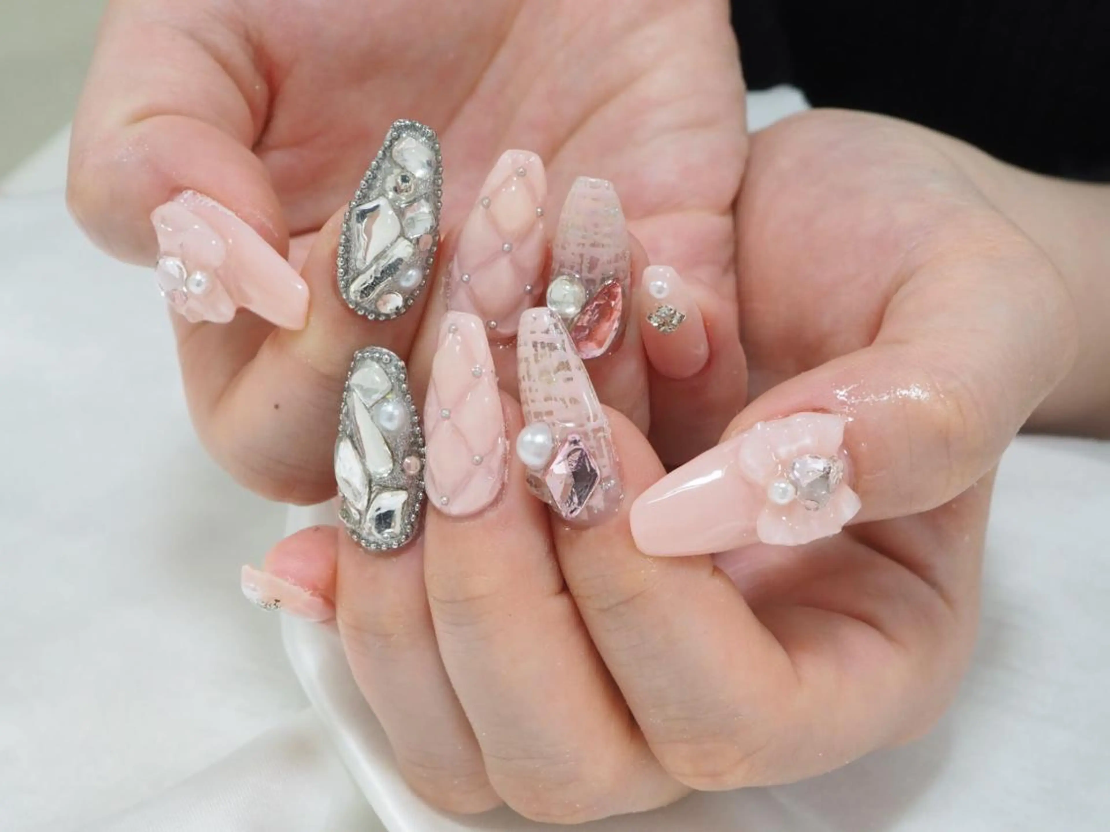 ロング ネイル Amore 板谷爽花のネイルデザイン