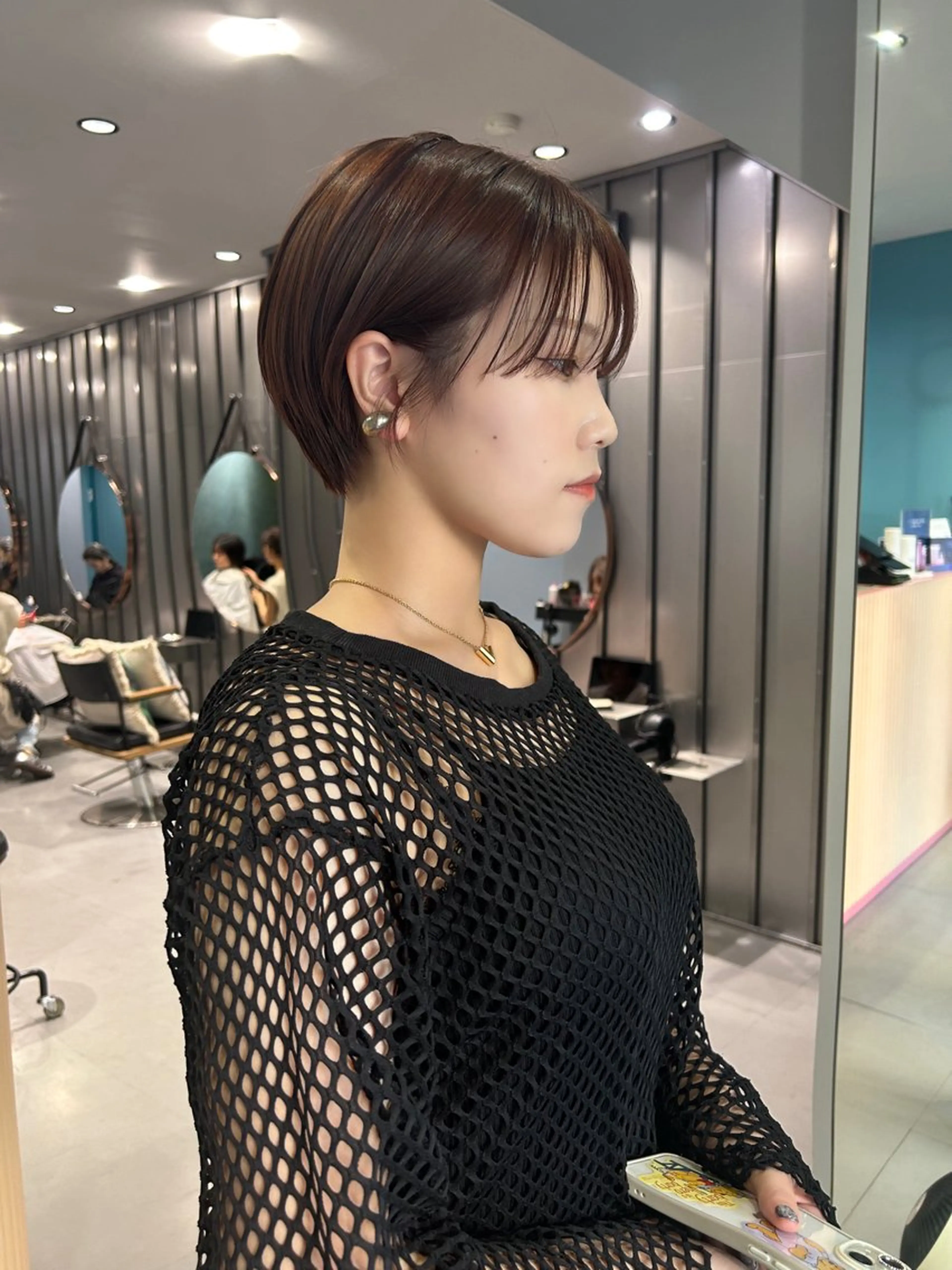 【大人気透明感ベージュ】ショートカット+透明感カラー+オージュア3stepトリートメントの写真