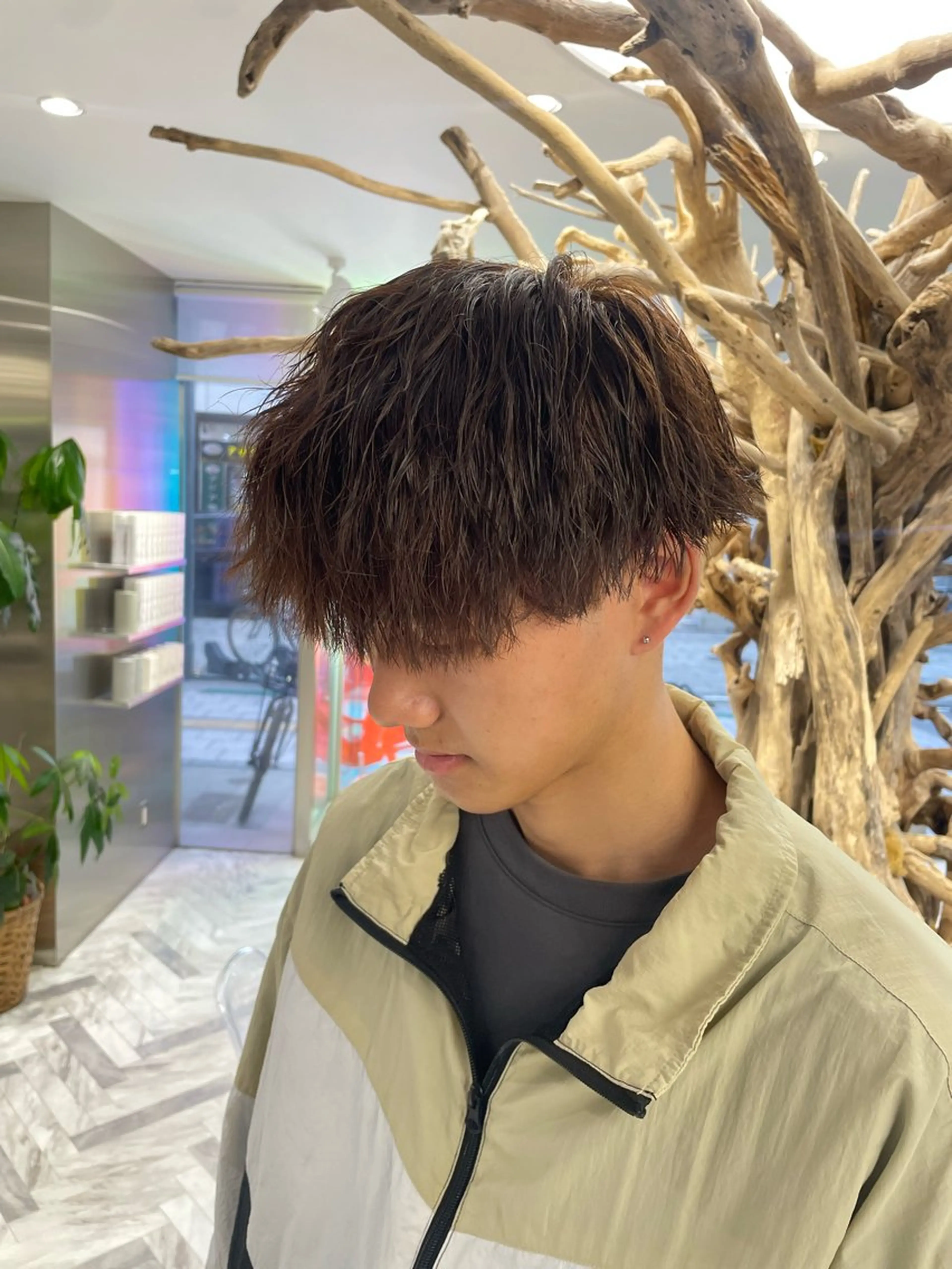 ショート カラー メンズ メンズパーマ メンズツイストパーマ 波巻きパーマ ツイストパーマ ヘアカラー フェザーショート⚡️ REONのヘアスタイル