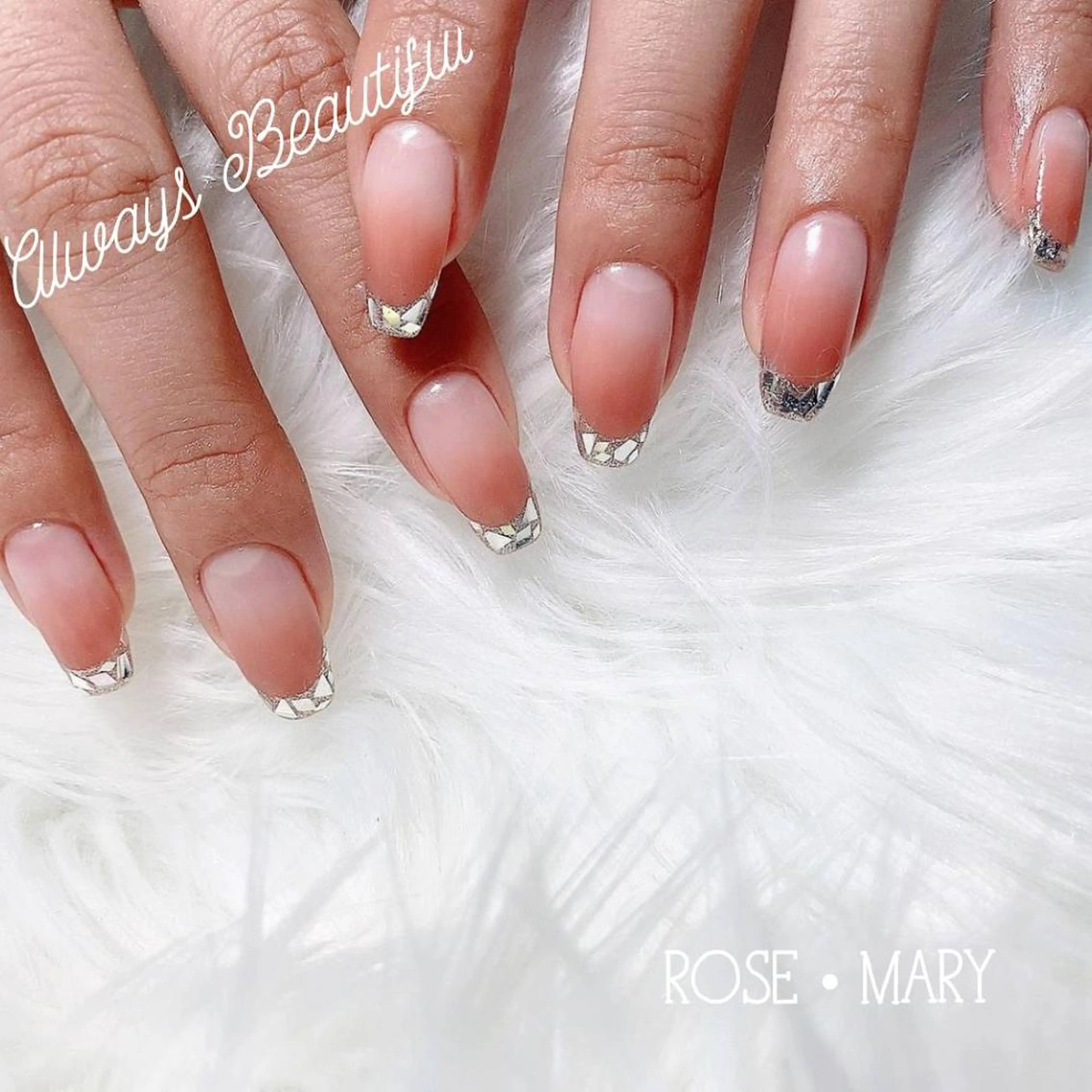 セミロング ネイル フレンチネイル ガラスフレンチ ハンドネイル ROSE・ MARY 鈴木のネイルデザイン