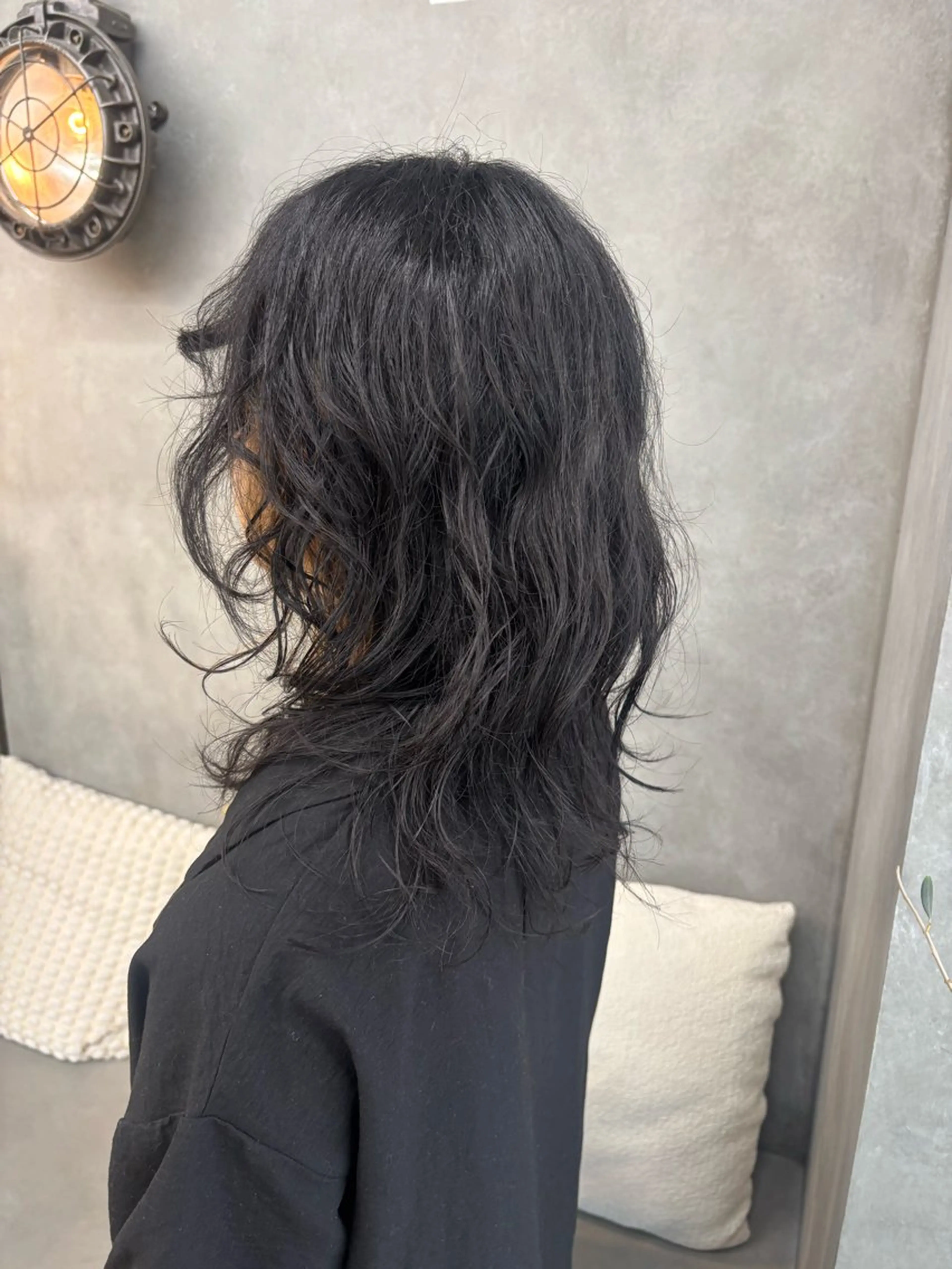 ミディアム ミディアムパーマ レイヤーカット BELO 愛未のヘアスタイル