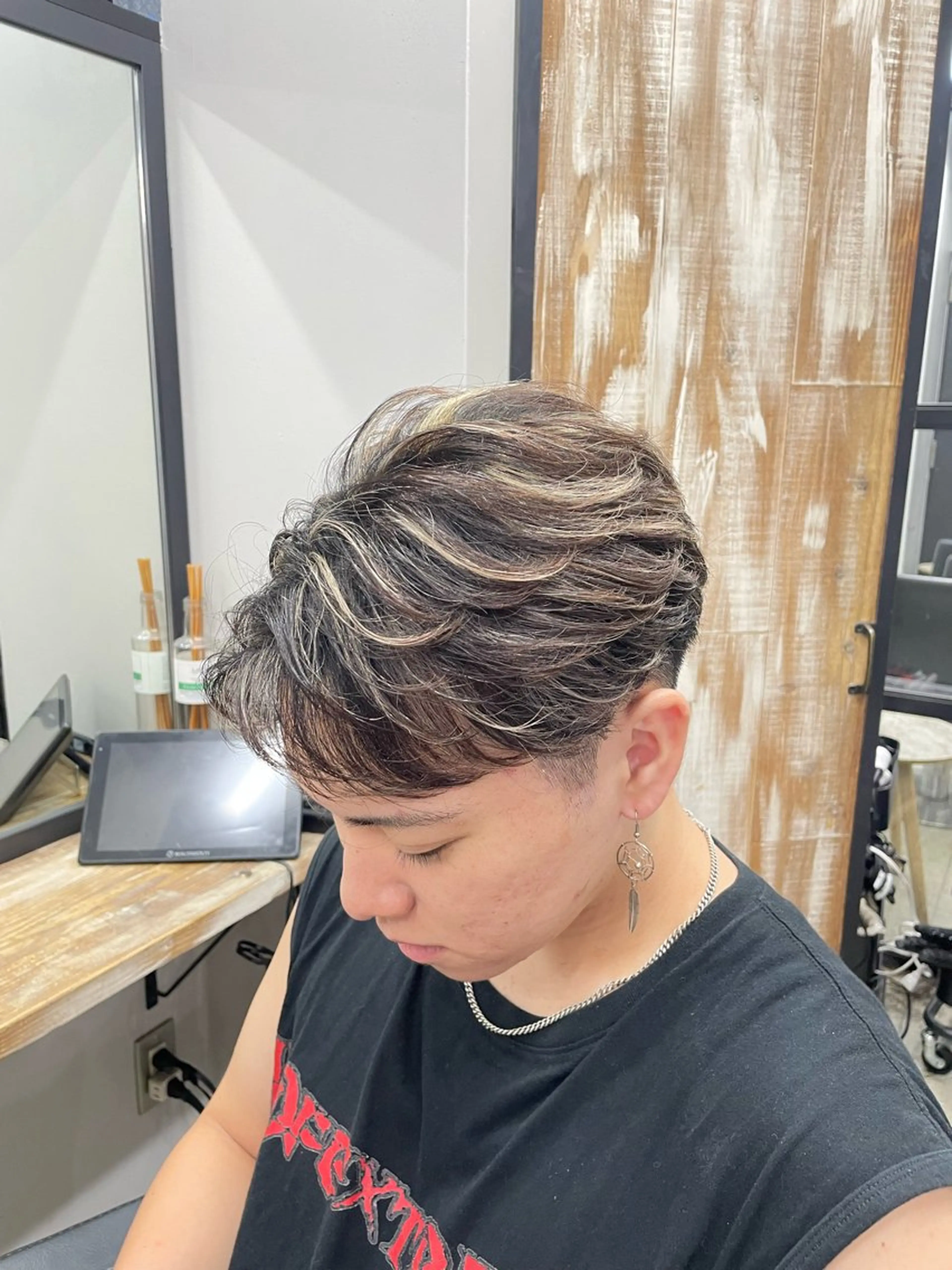 カラー メンズ カット ヘアカラー パーマ トリートメント ヘアセット 新宿/韓国ヘア/ 髪質改善ストレートのヘアスタイル