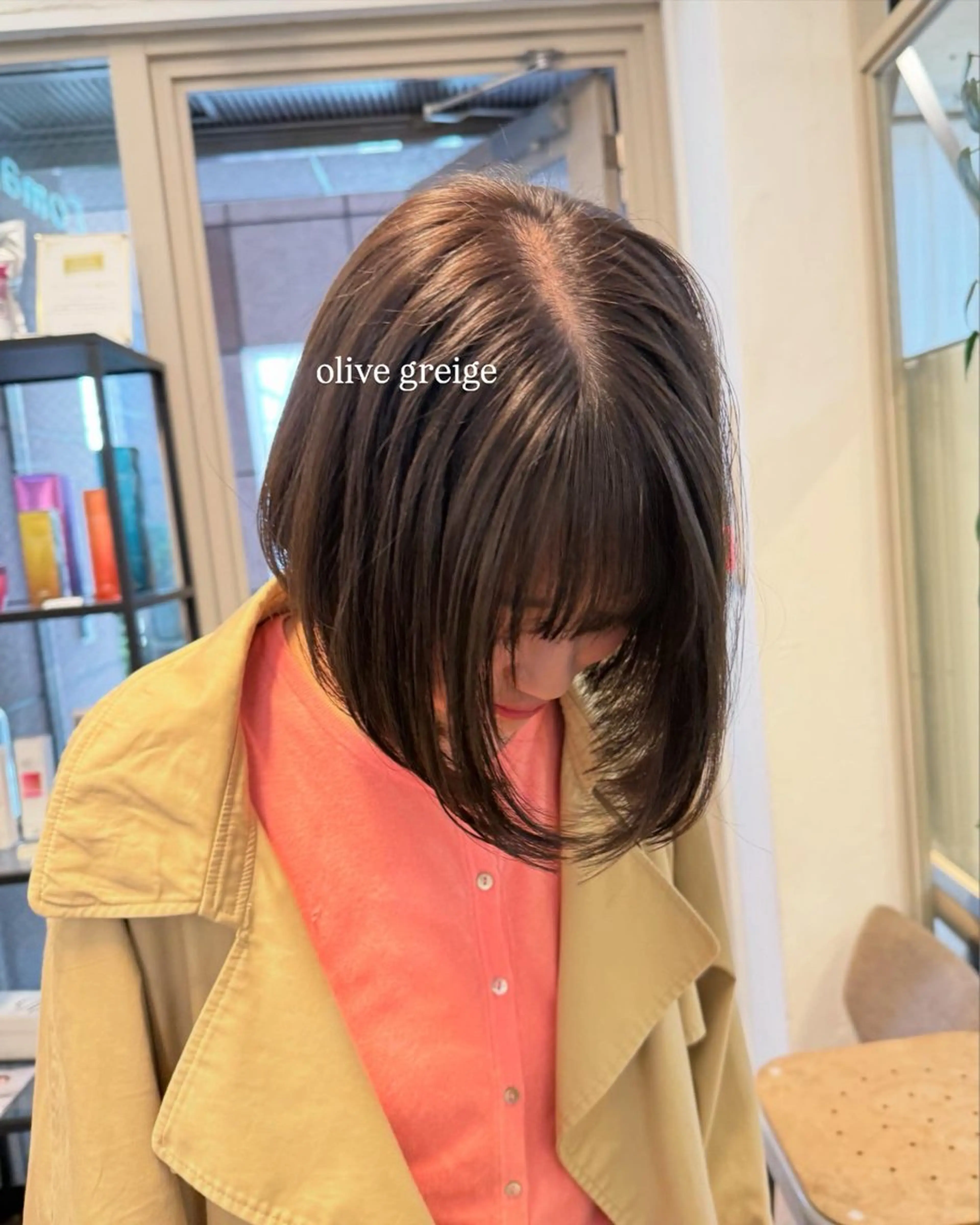 ショート カラー ミルクティー× グレージュMOMOのヘアスタイル