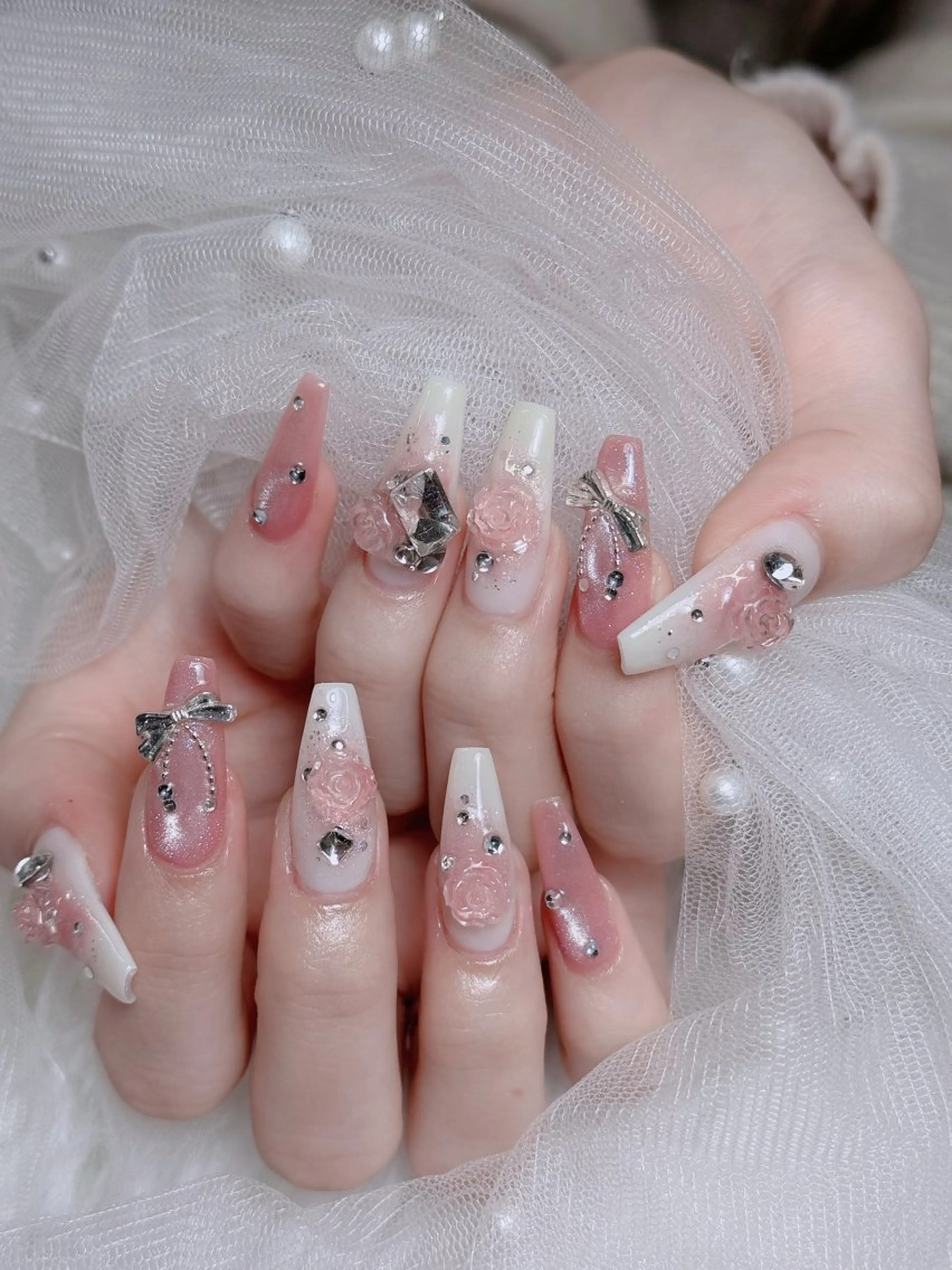 ネイル オーロラネイル チークネイル フットネイル フレンチネイル ハロウィン ハンドネイル Lumi Nail 新大久保3‘のネイルデザイン