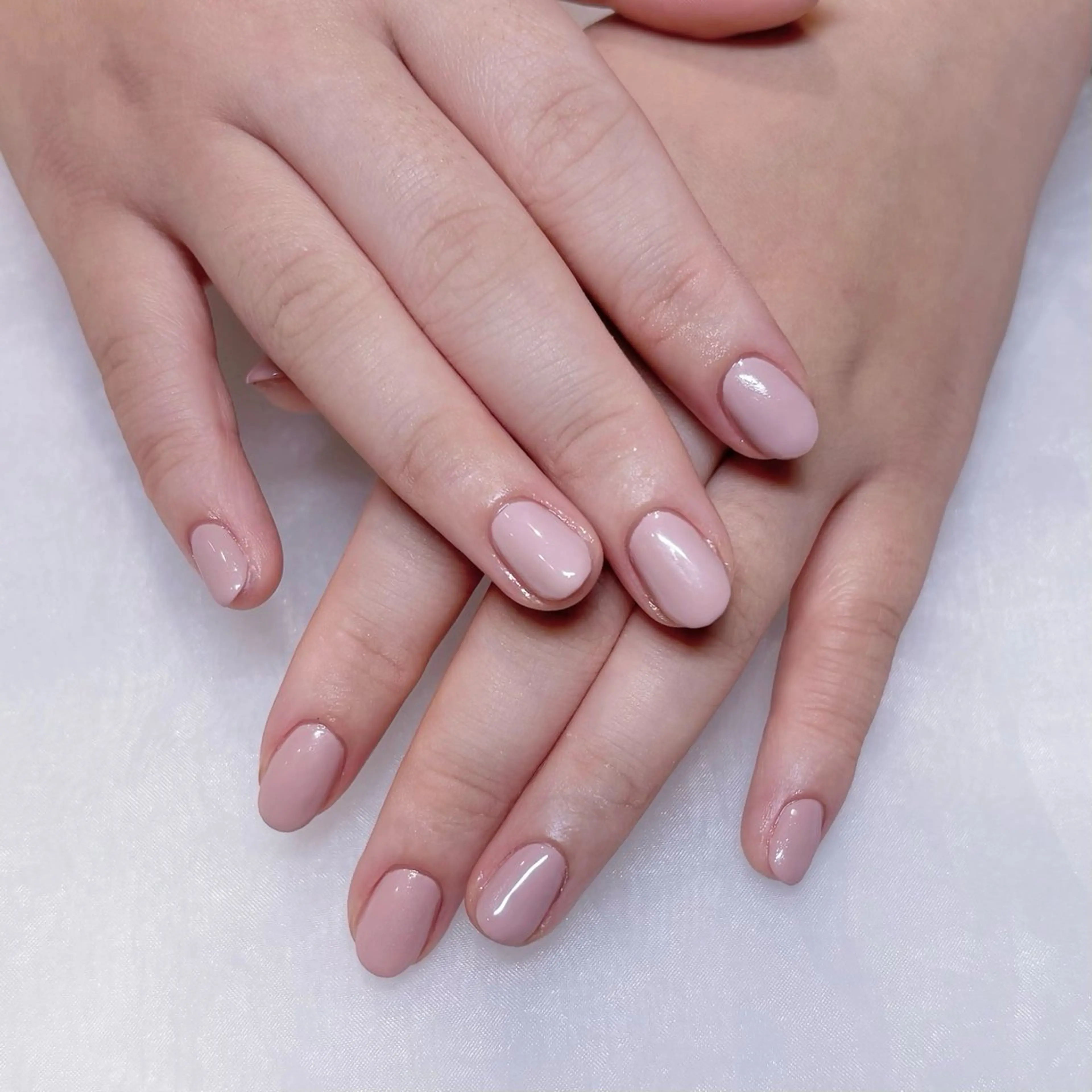 ネイル ジェルネイル ワンカラーネイル ソフトジェル ハンドネイル HIYORI 🩷のネイルデザイン